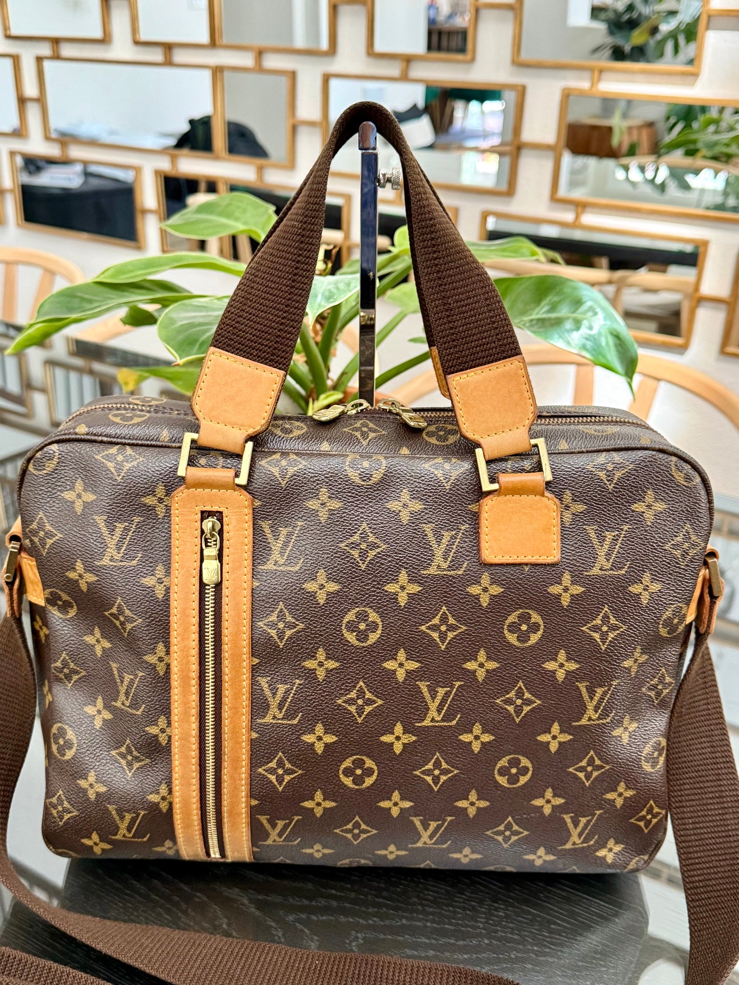 Sac Boshpore 2 Way bag in Monogram ๐๏ธ Year: 2005