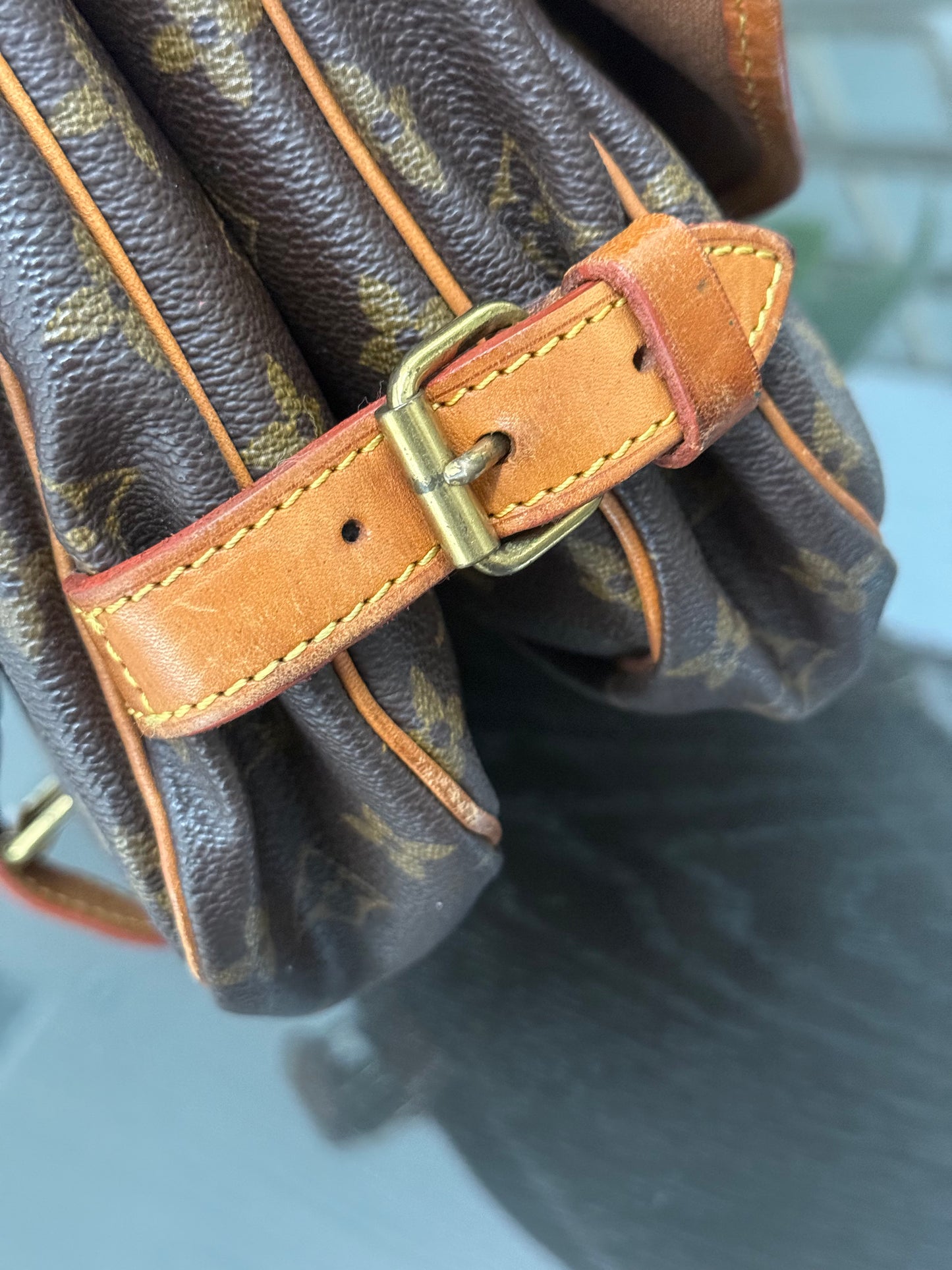 Saumur 30 Crossbody -๐๏ธ Year: 1992