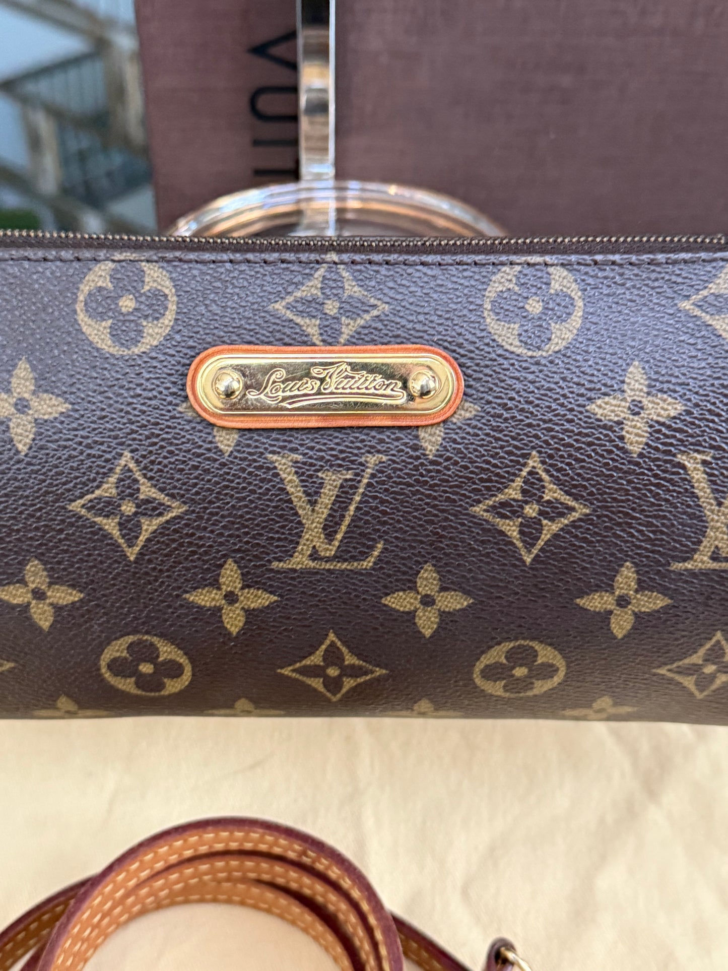 Eva Clutch with Original Strap,Box and Dustbag🗓️ Year: 2009