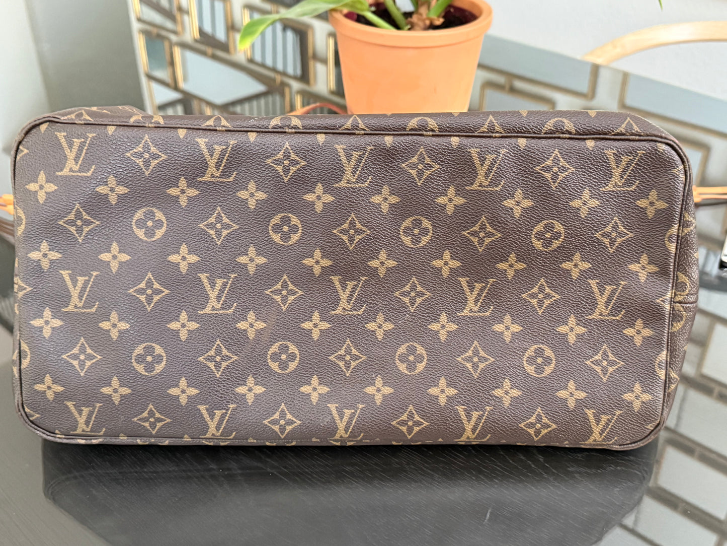 Neverfull GM in Peony with Dustbag 🗓️ Year: 2016