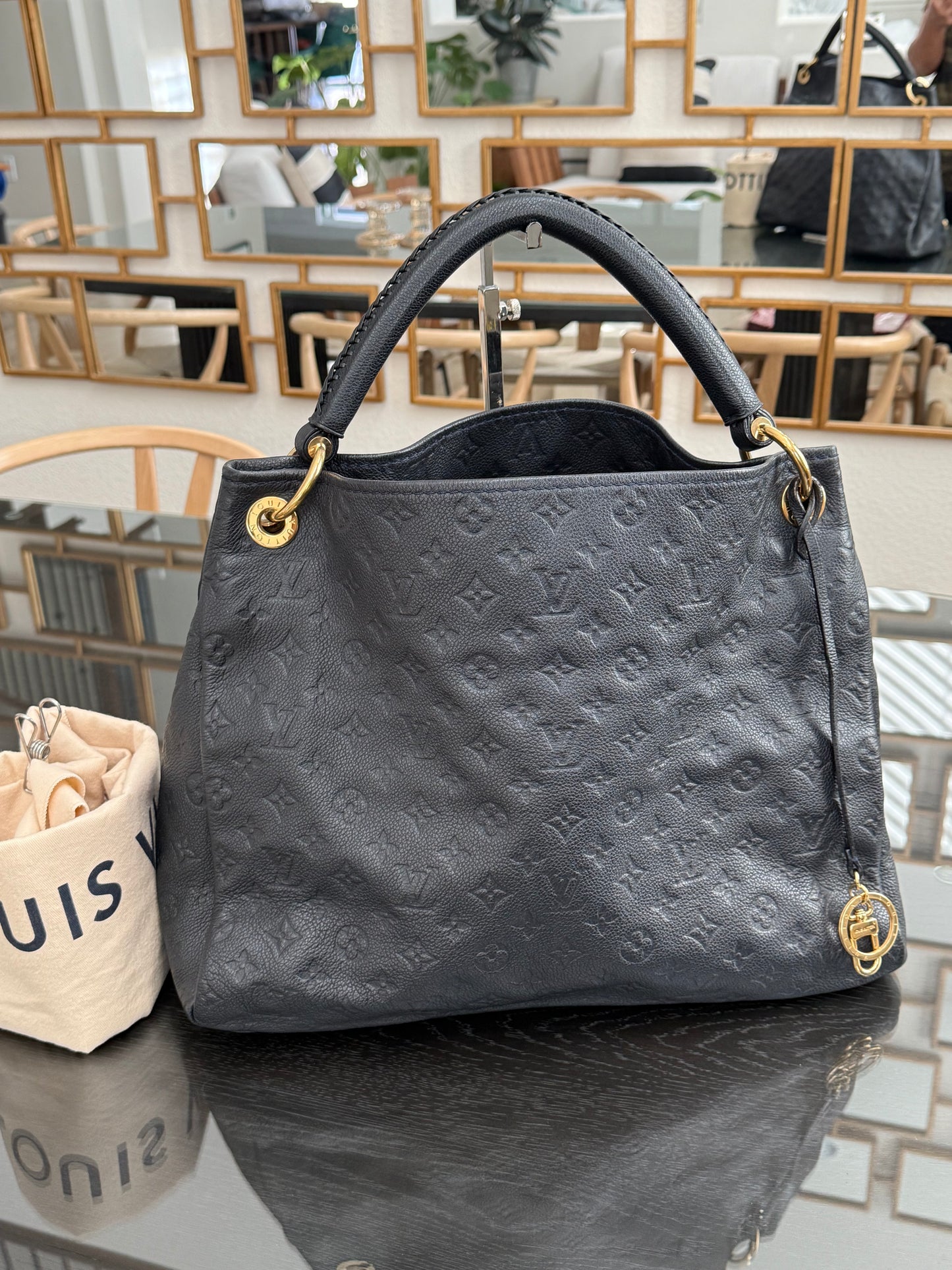 Artsy MM Empriente (Black/Dark Blue) with Dustbag and Insert Organizer - ๐
Year: 2011