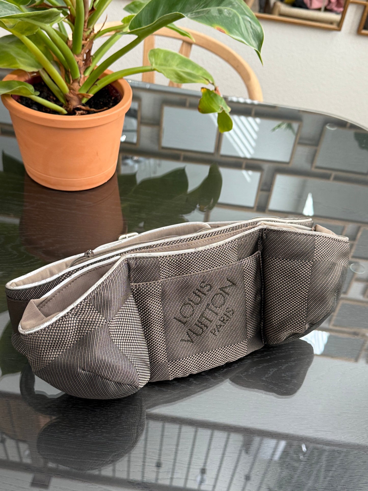 Damier Geant Ceinture Jogging Waist Bag -🗓️ Year: 2004