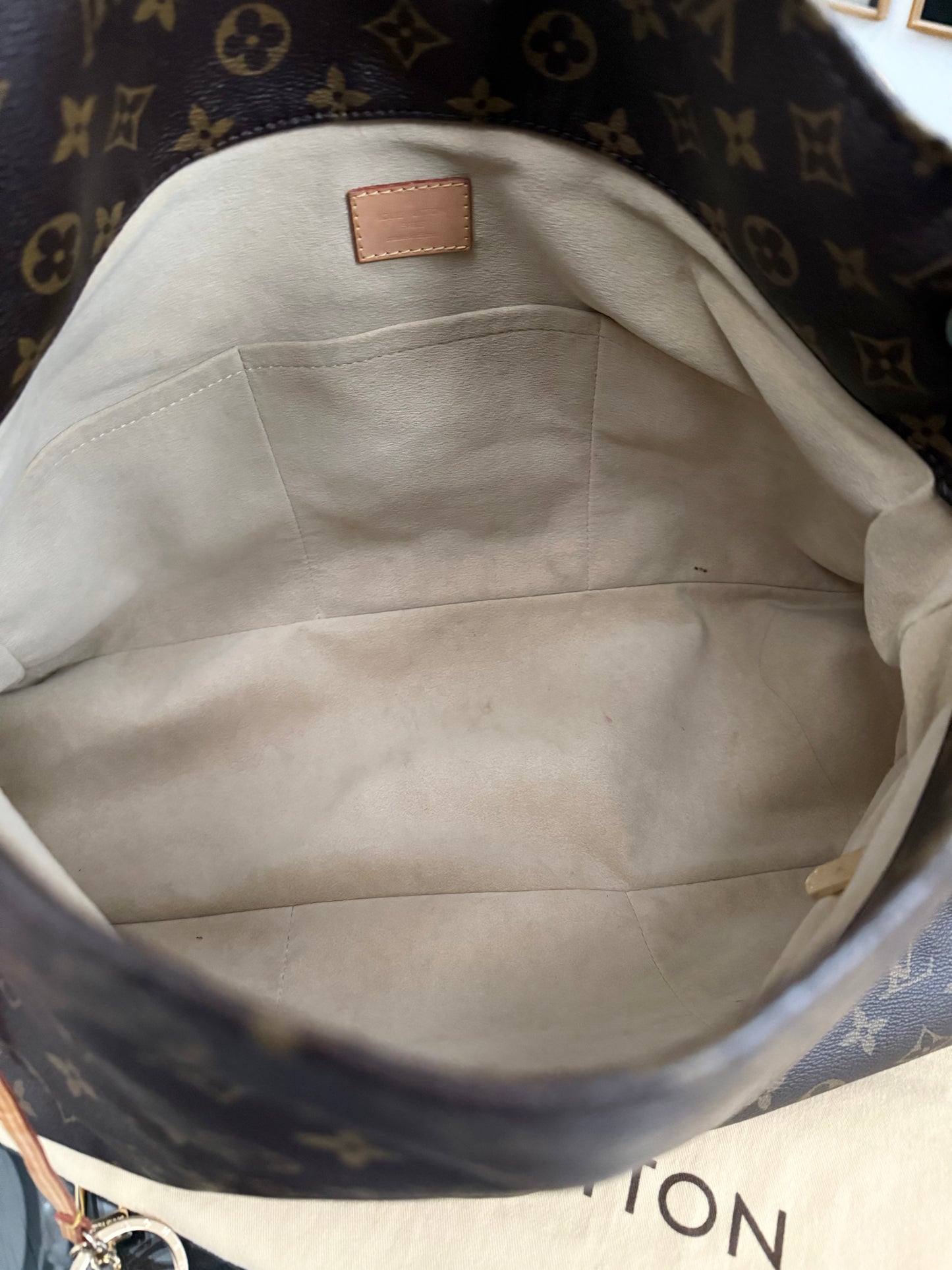 Artsy MM with Dustbag and Insert Organizer - ๐
Year: 2010