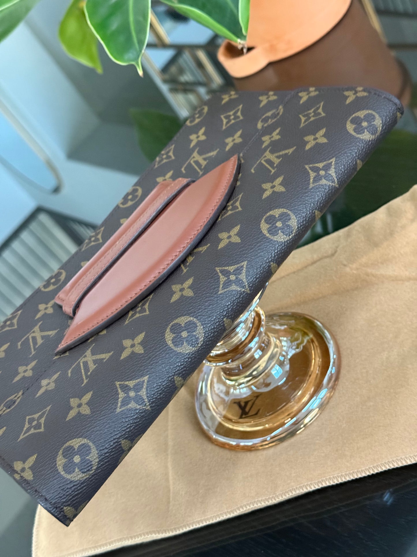 Chaillot Clutch w/ Dustbag 🗓️ Year: 1987