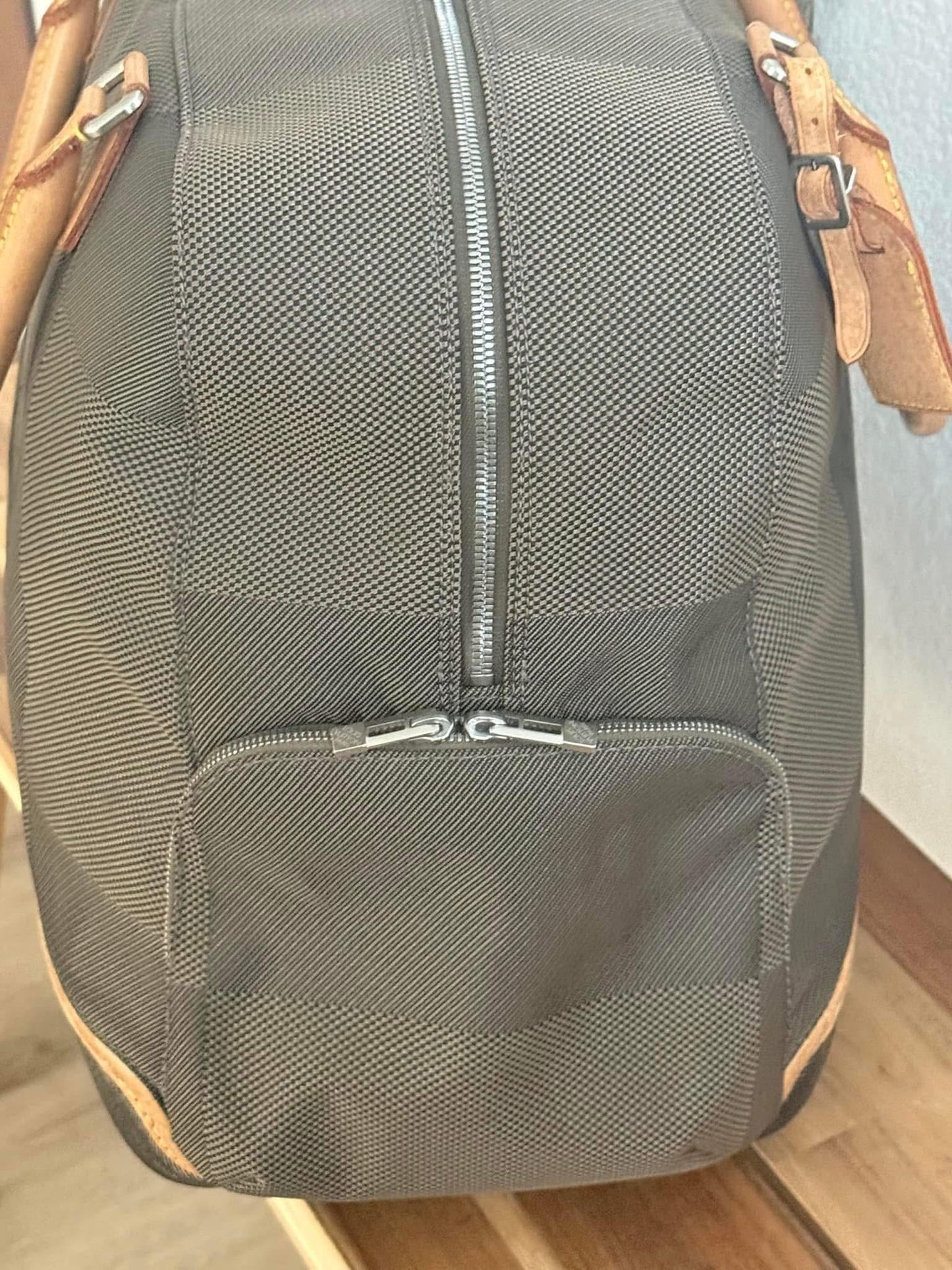 Damier Geant Aventeur Sport/Travel Bag -Year: 2004