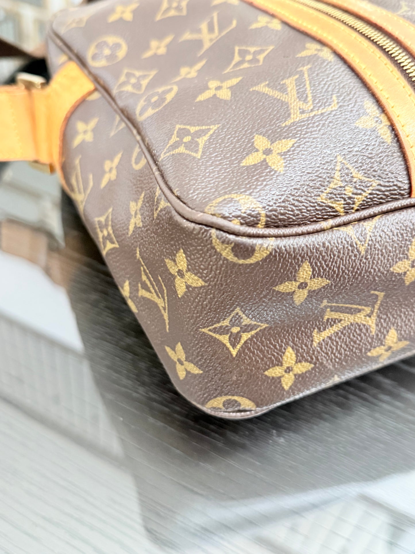 Sac Boshpore 2 Way bag in Monogram ๐๏ธ Year: 2005