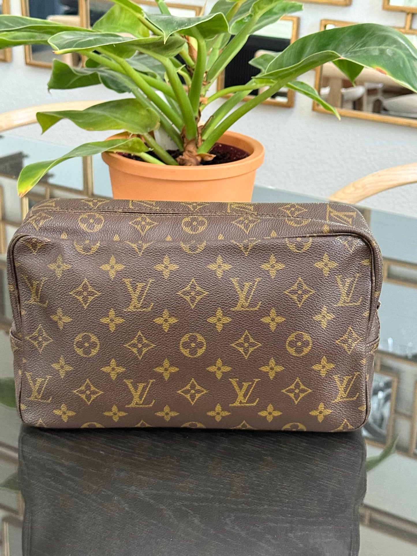 Trousse 28 π
Year: 1983