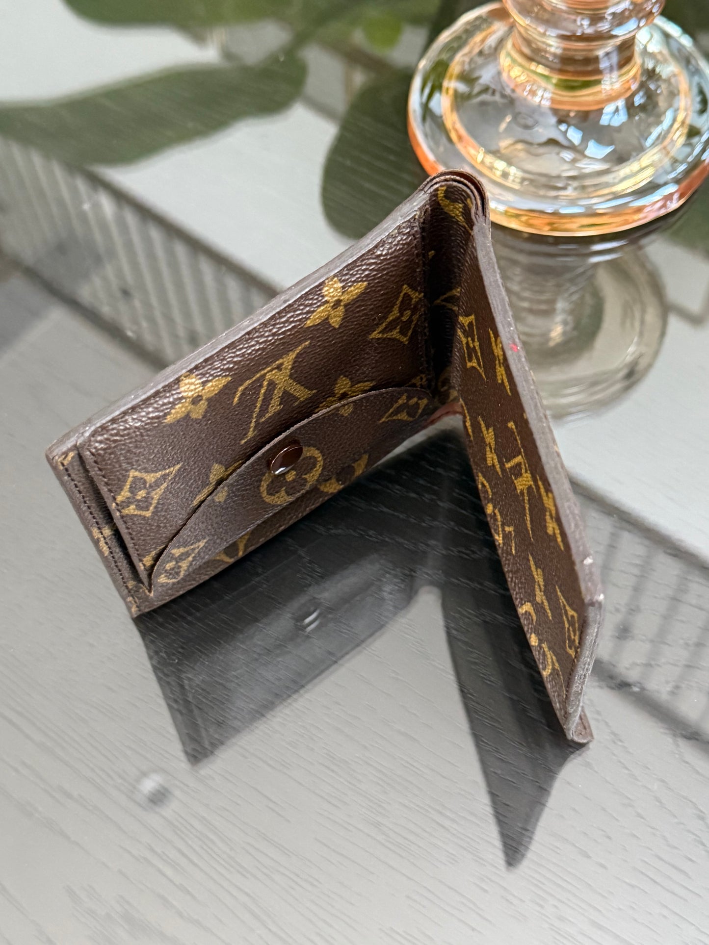 Vintage Monogram Mens Bifold Wallet ๐๏ธ Year: Pre Date