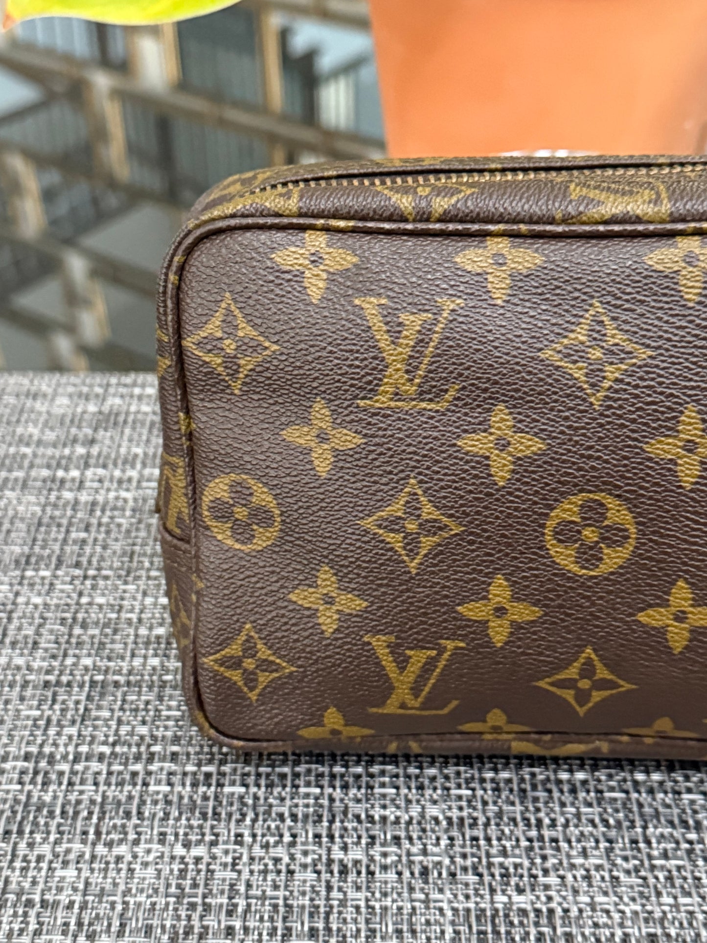 Trousse 18 -Pre Date Code
