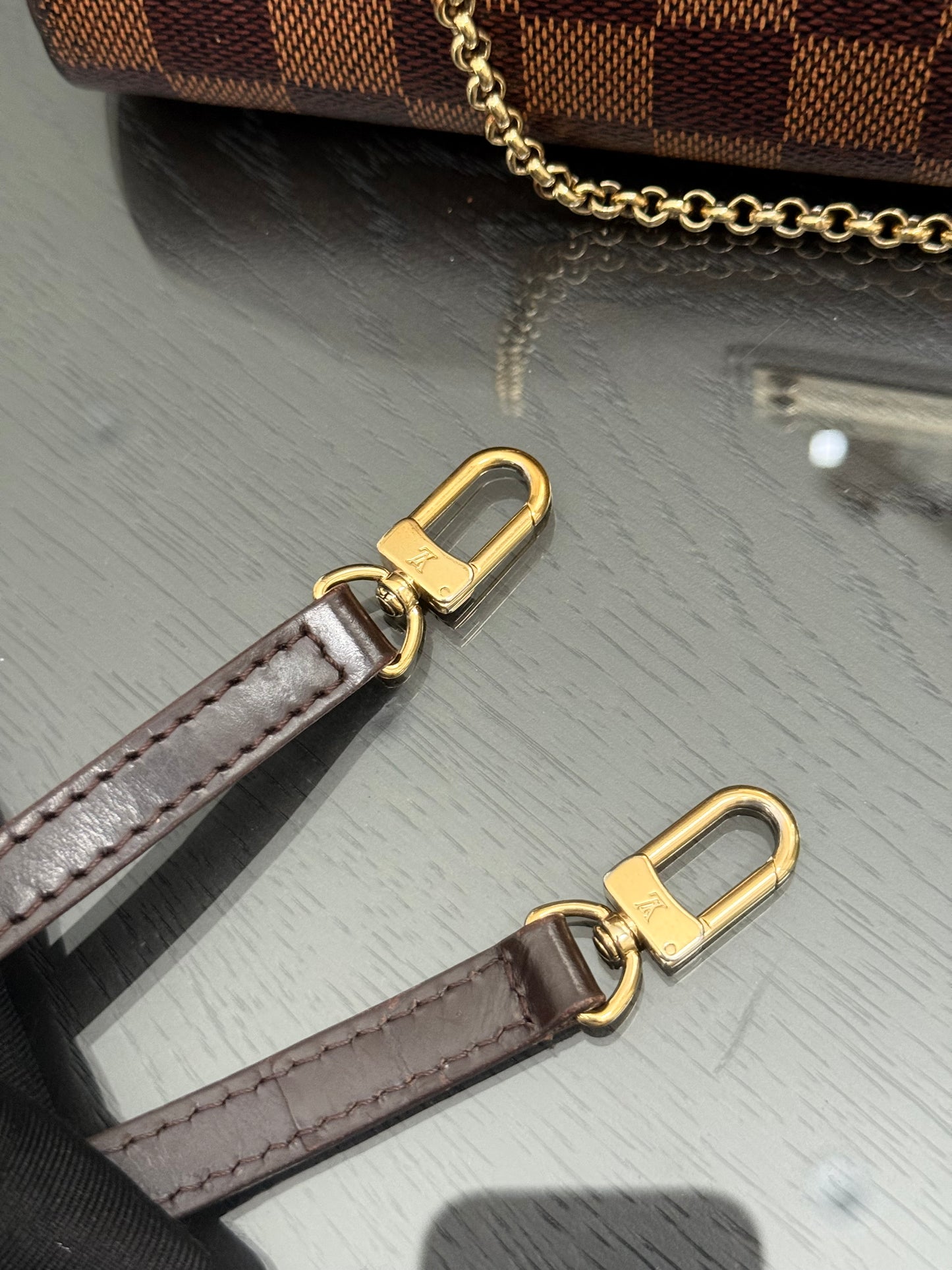 Eva Clutch in DE with Dustbag,Box and Paper bag
๐๏ธ Year: 2015