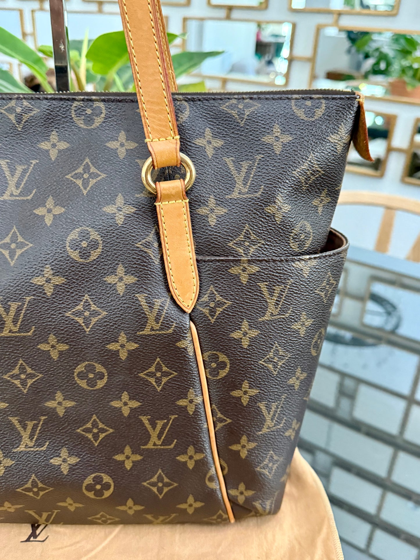 Totally MM with Dustbag and Insert Organizer -Year: 2012