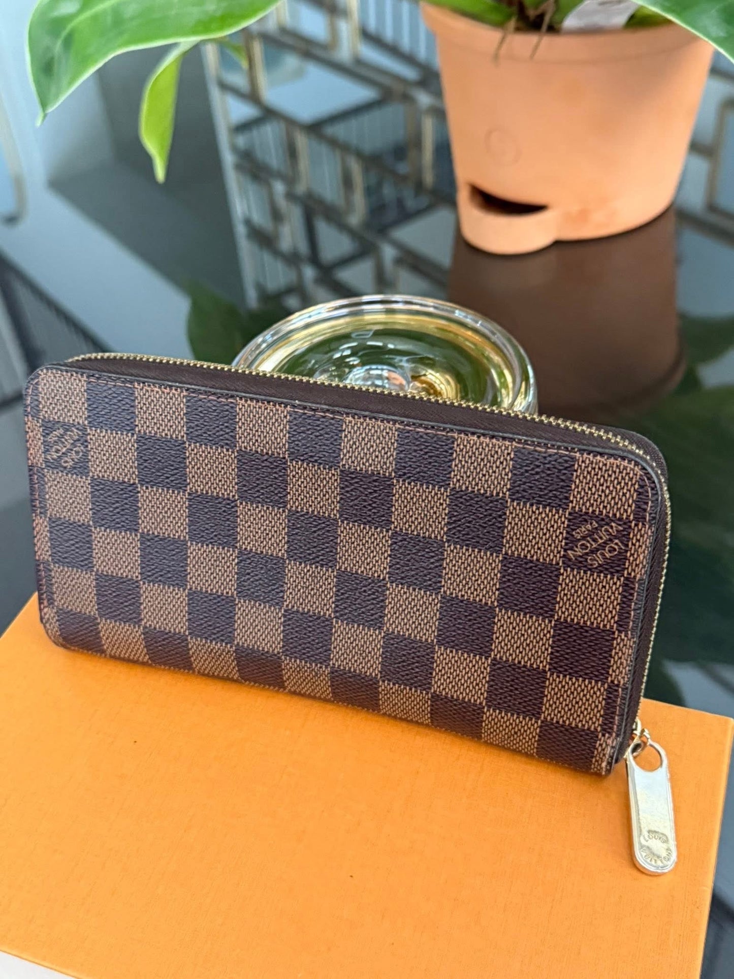 Zippy Long Wallet in DE with Box Year: 2013