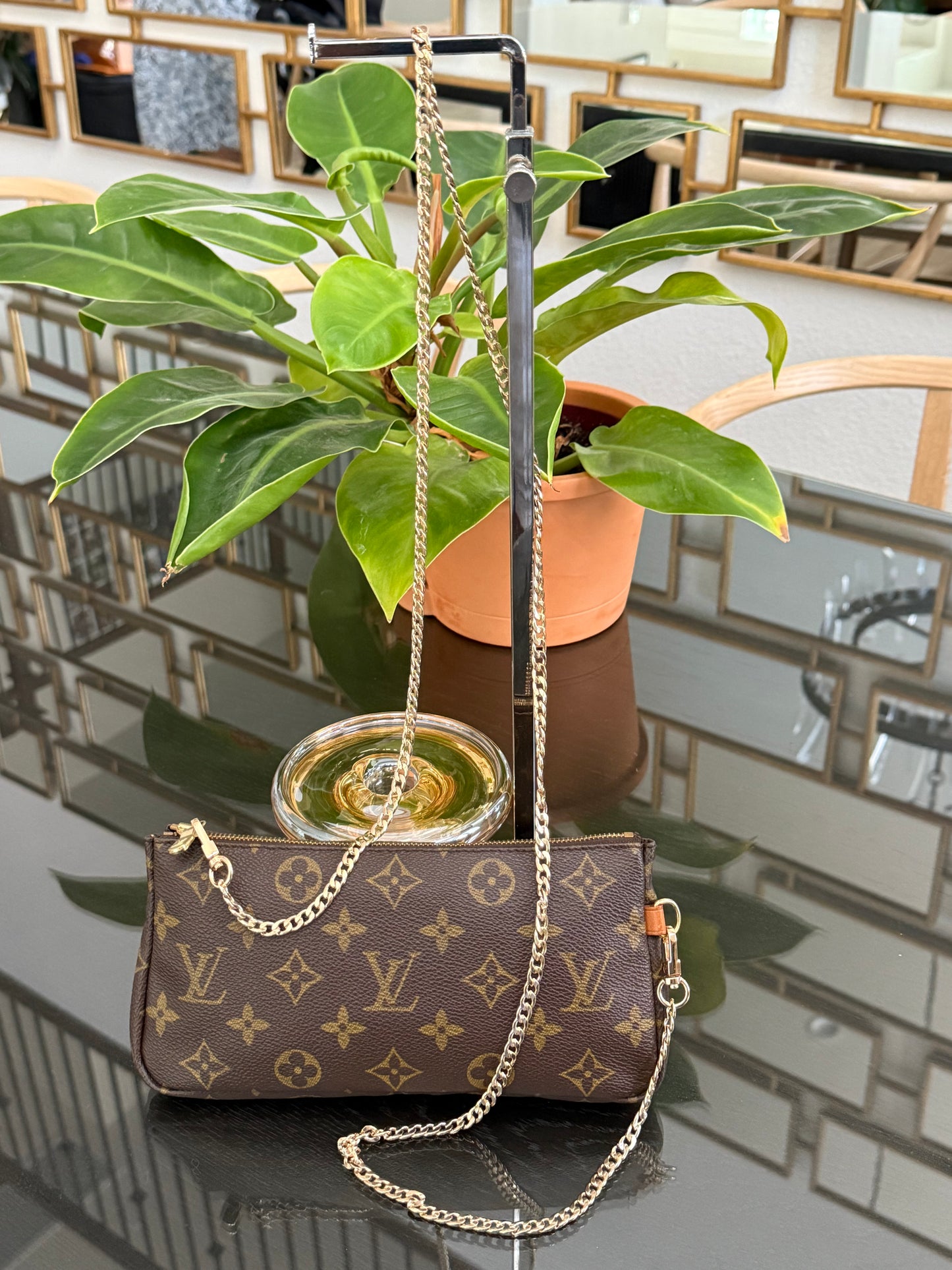 Sac Shopping Pouch with Generic Gold Strap