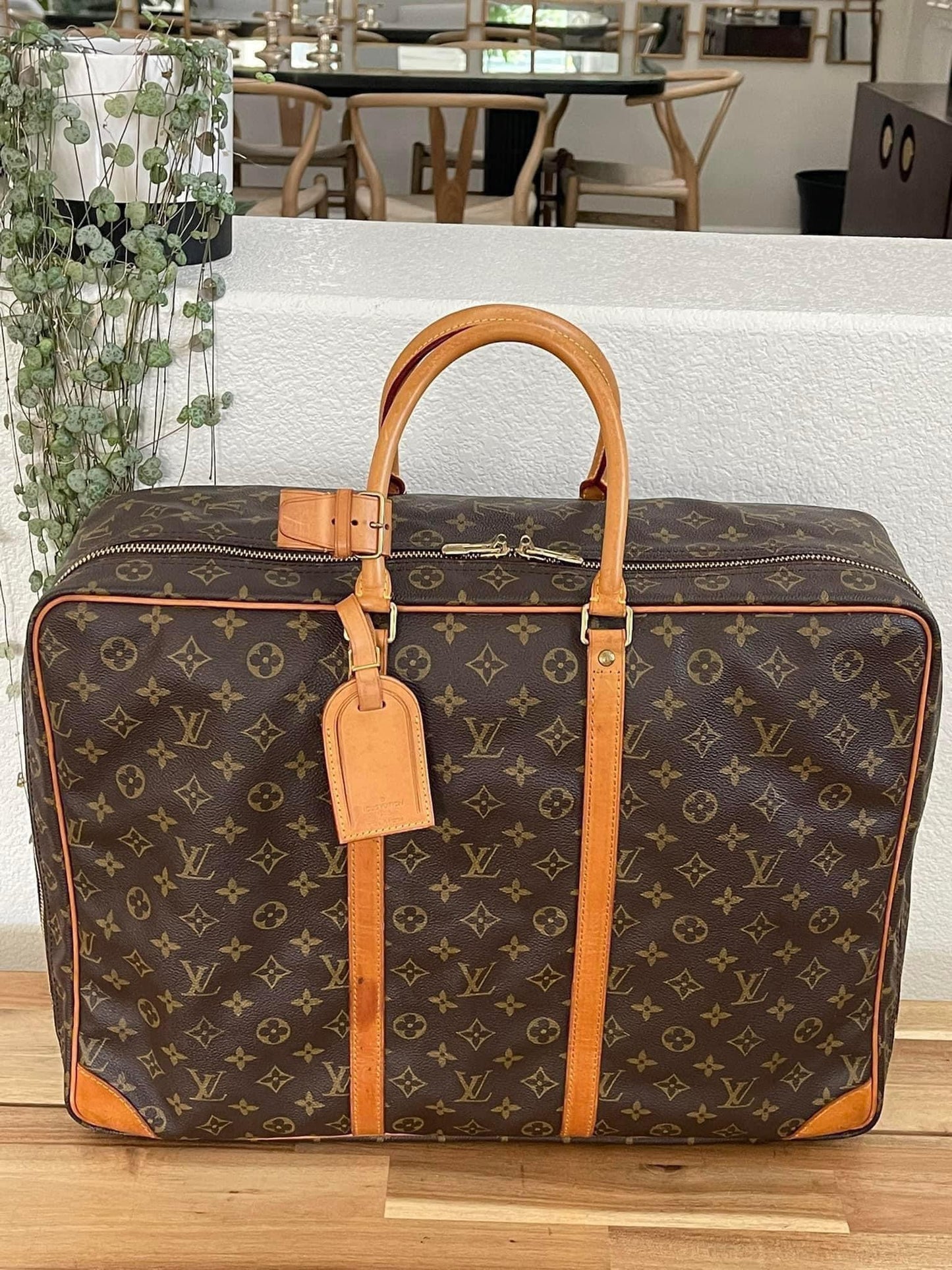 Sirius 50 Soft Suitcase Luggage - π
Year: 1994