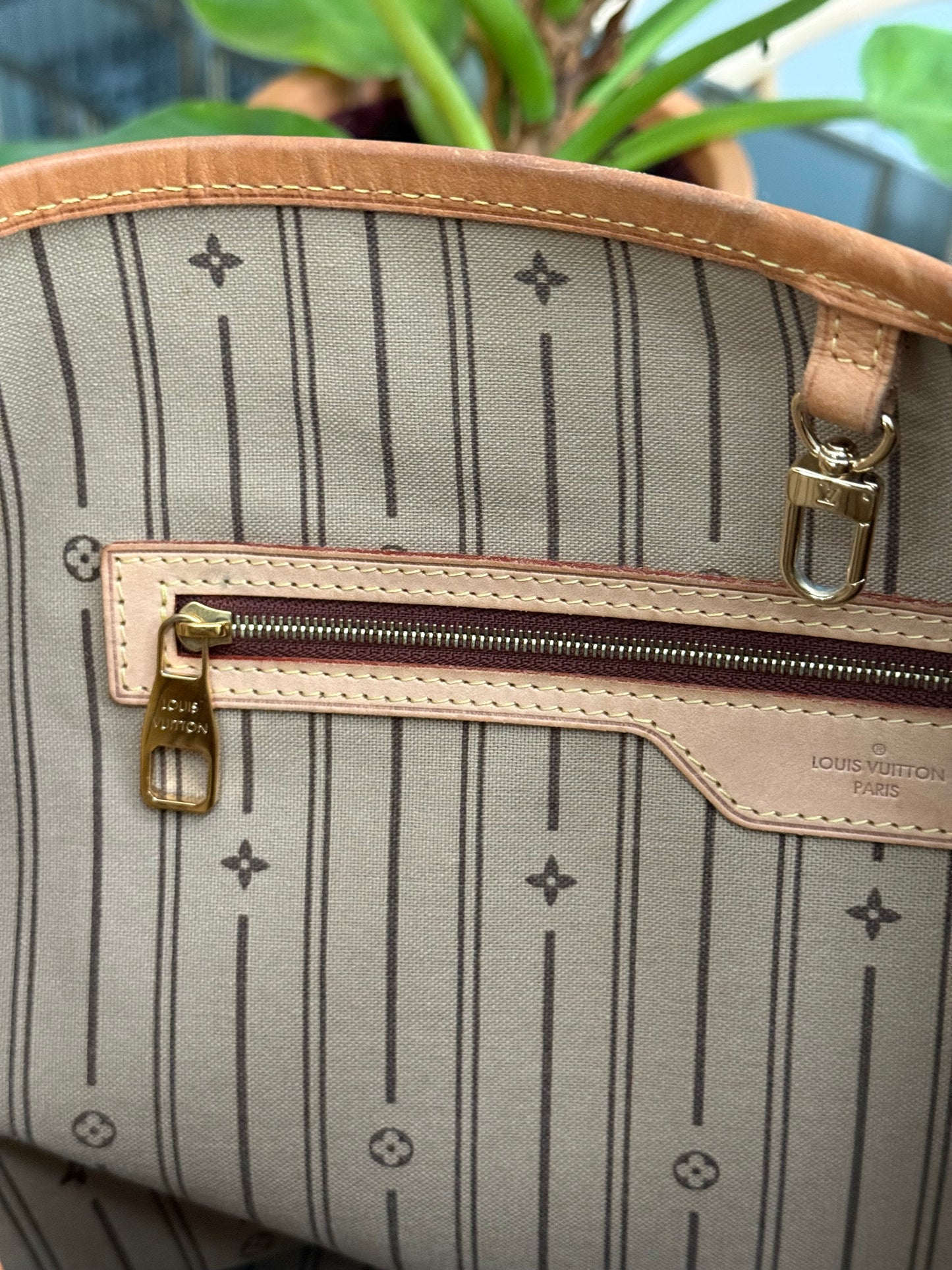 Delightful GM with Dustbag and Insert organizer ๐
Year: 2011