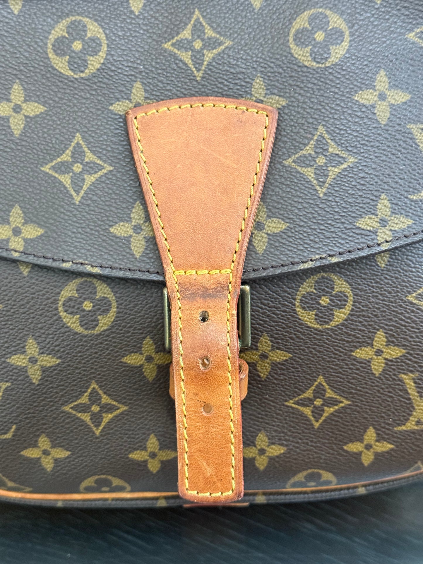 Jeaunefille GM Crossbody 🗓️ Year: 1990