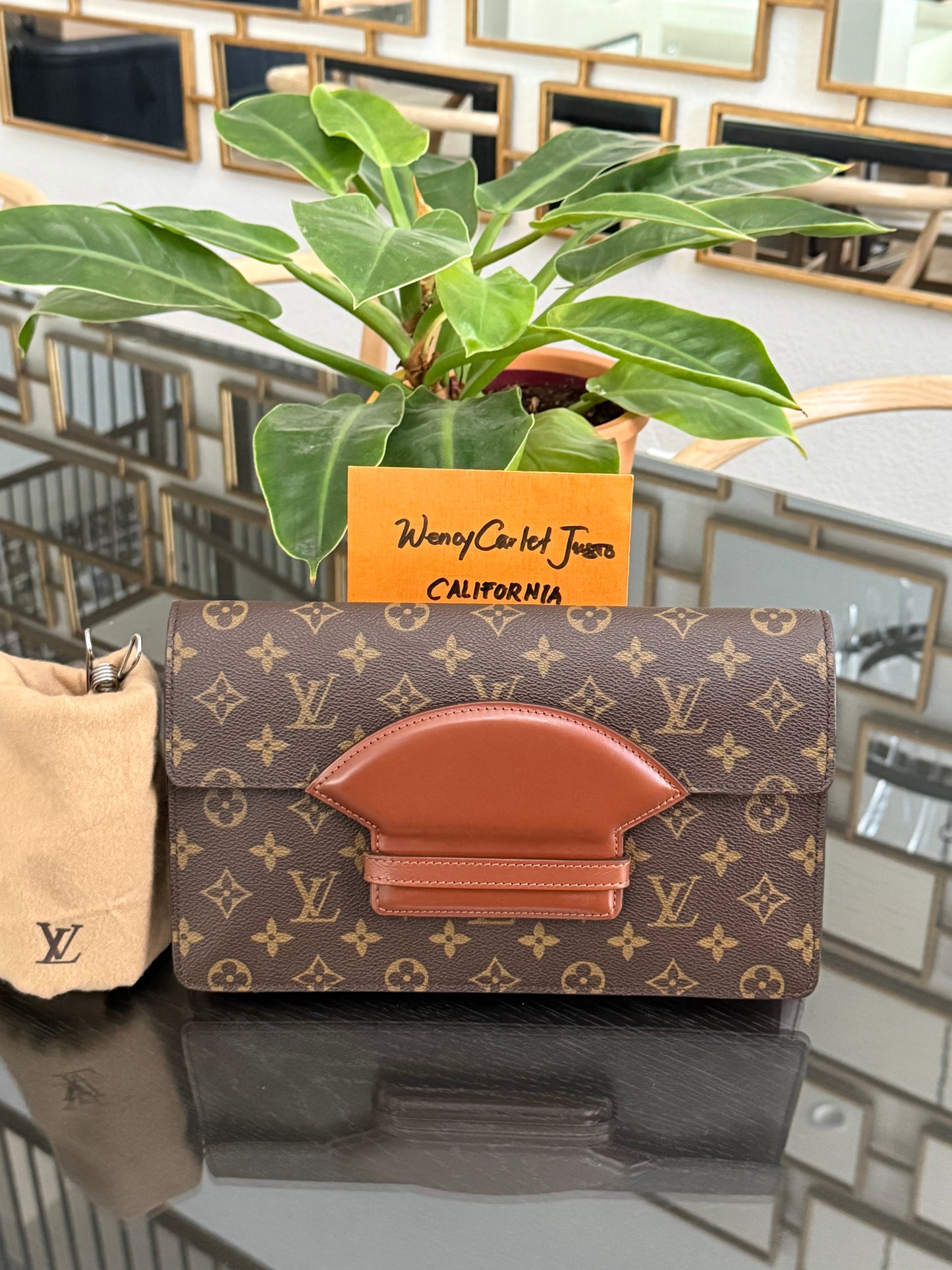 Chaillot Clutch w/ Dustbag 🗓️ Year: 1987