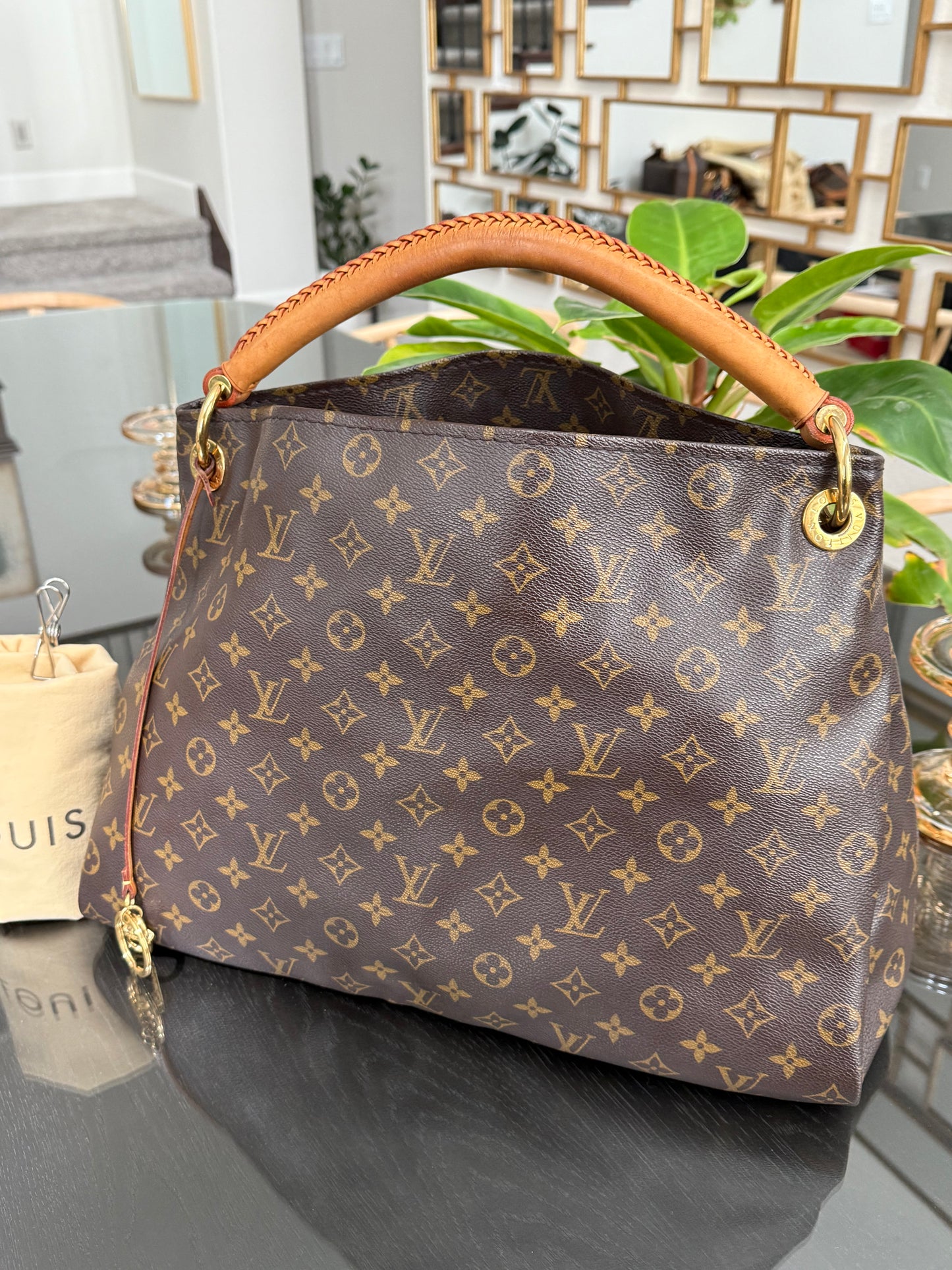 Artsy MM with Dustbag and Insert Organizer - ๐
Year: 2012