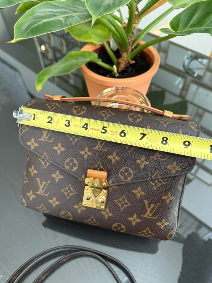 Pochette Metis in Monogram with Box, Dustbag, Insert organizer and Paper bag ๐๏ธ Year 2014