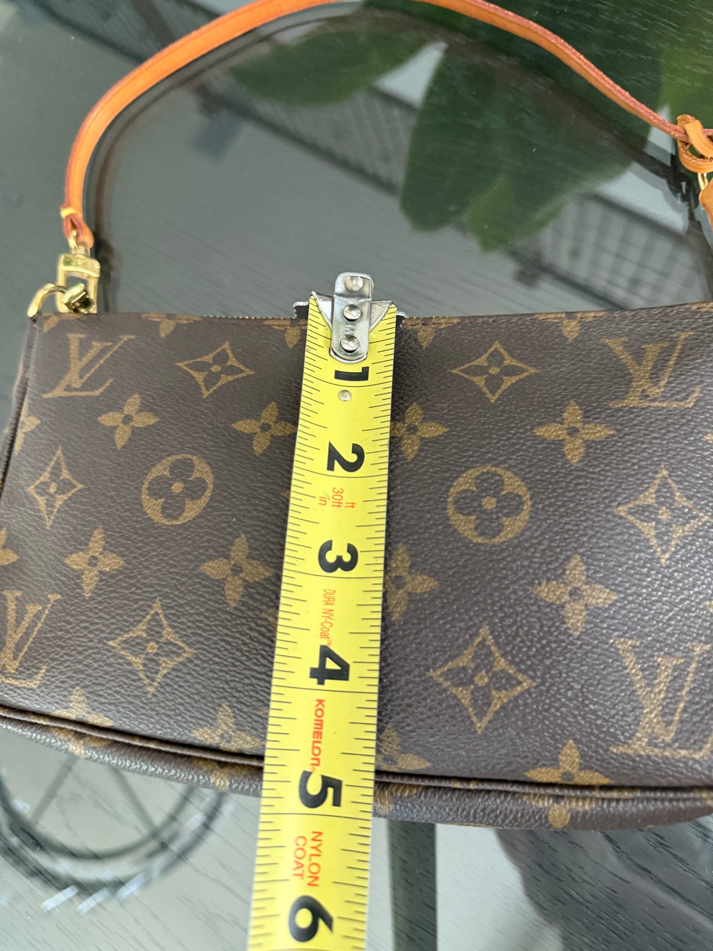 Pochette Accessories - ๐
Year: 2002