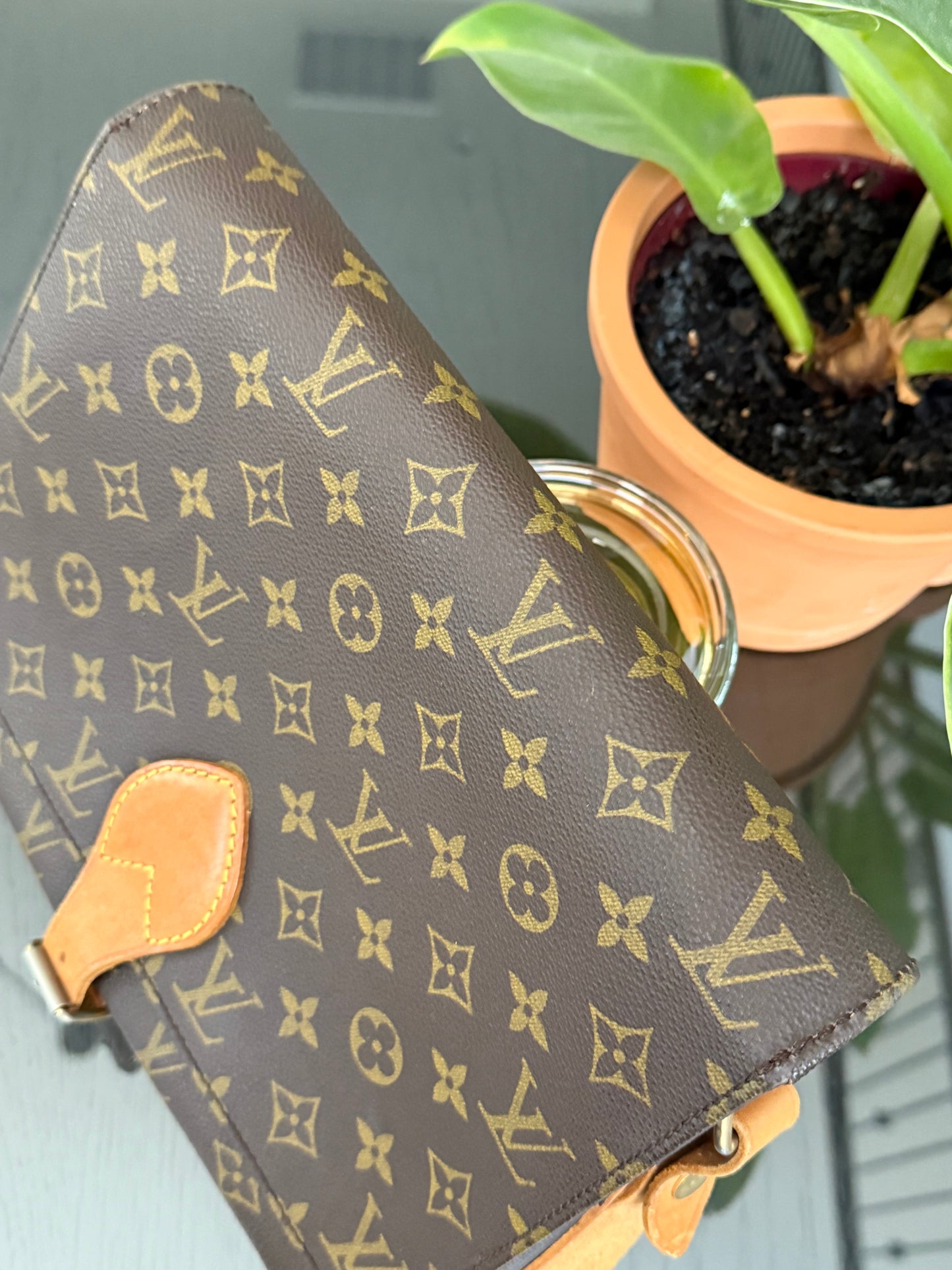 Cartouchiere GM Crossbody -🗓️ Year: 1982