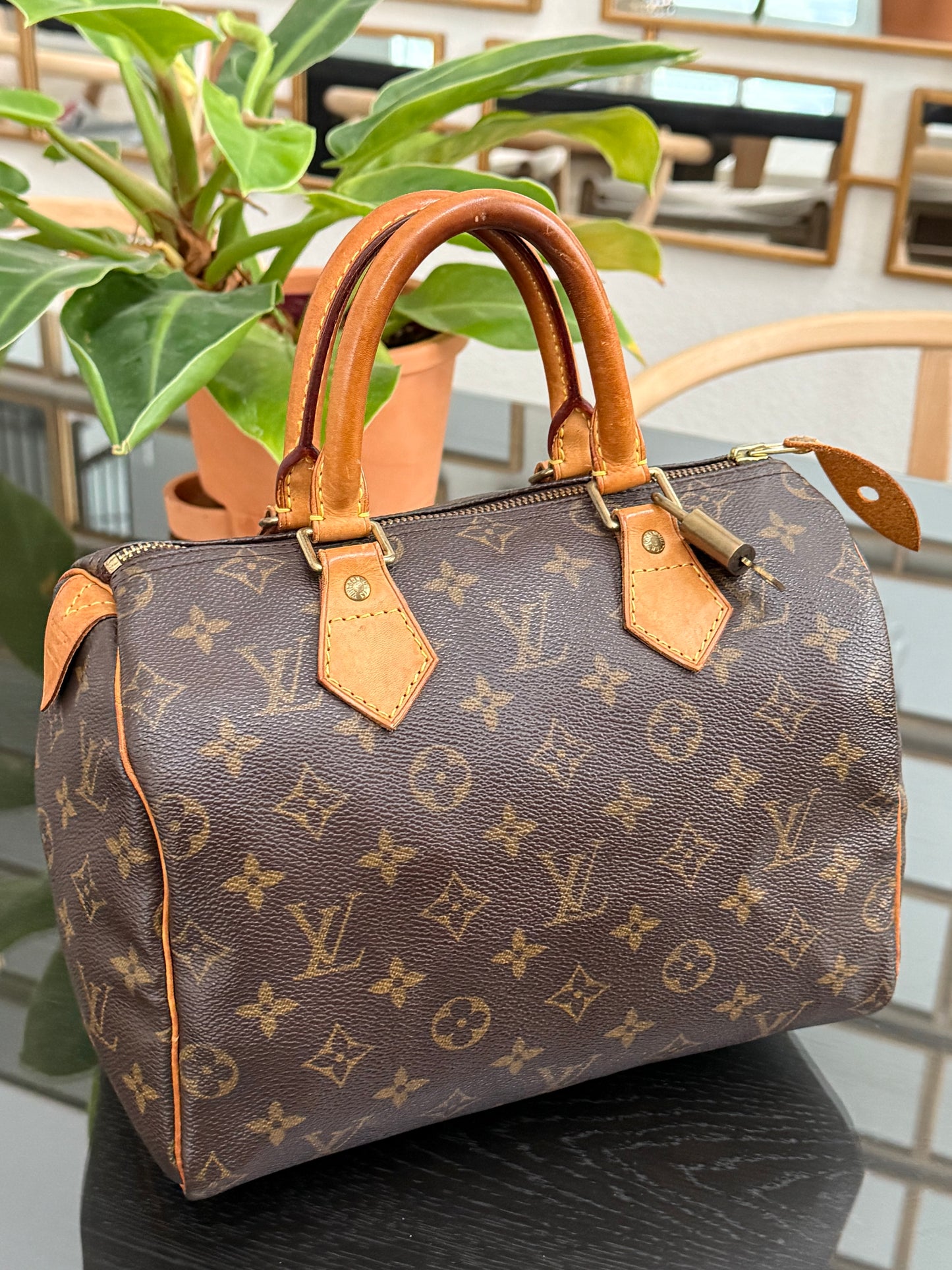 Speedy 25 with 🔐 Lock and Key 🌷Year: 2002