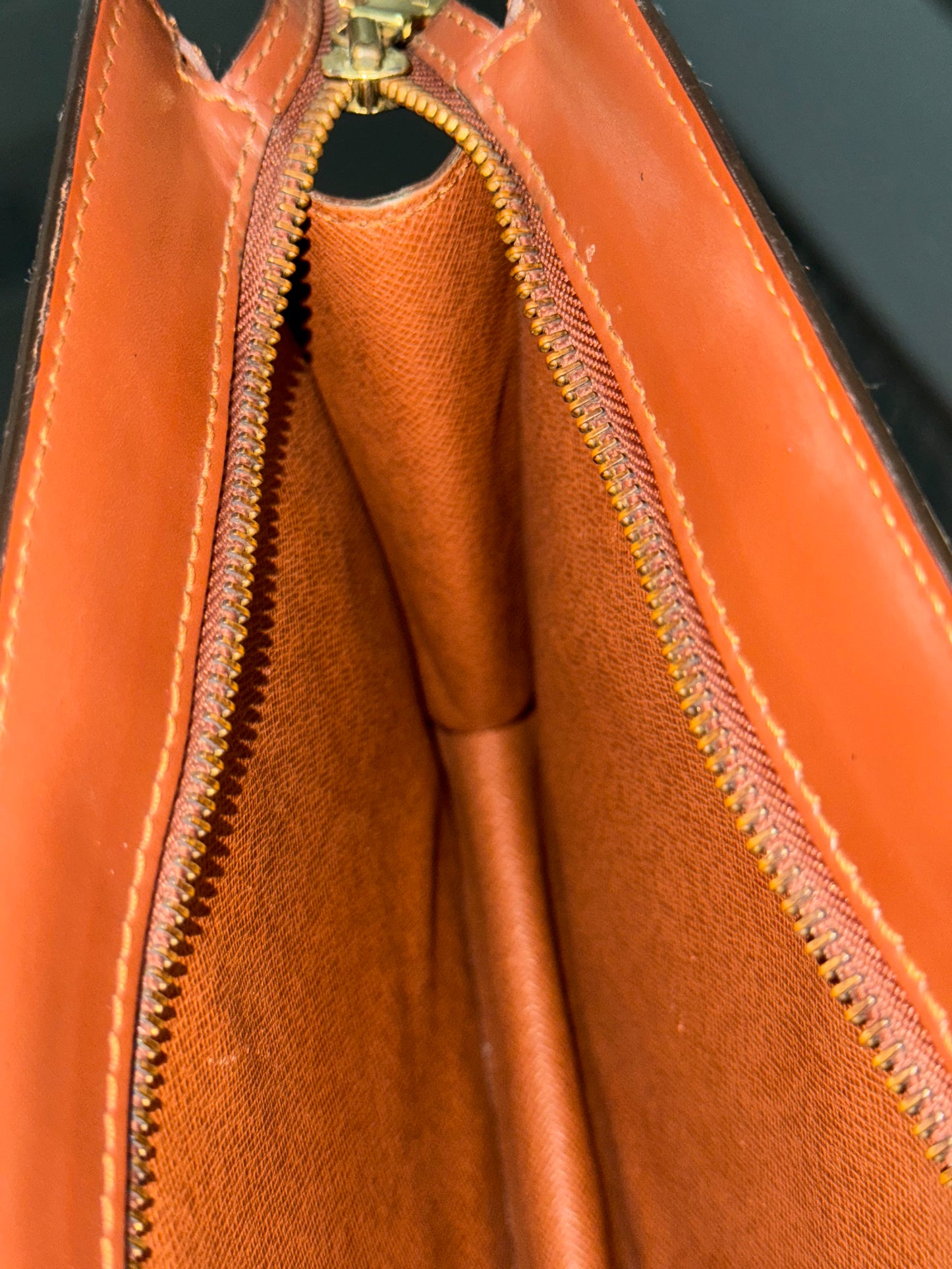 Pochette Homme Clutch -🗓️ Year: 1995