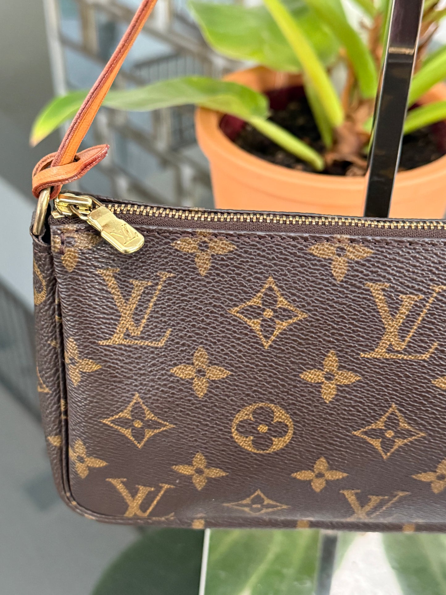 Pochette Accessories - ๐
Year: 2000