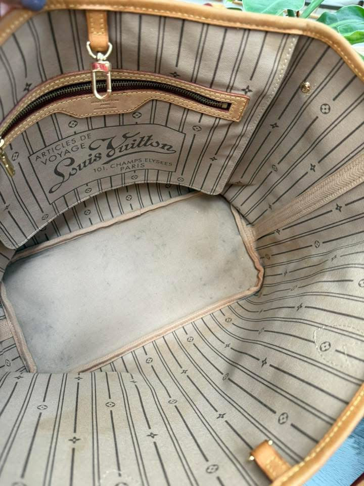 Neverfull MM with Dustbag π
Year: 2007