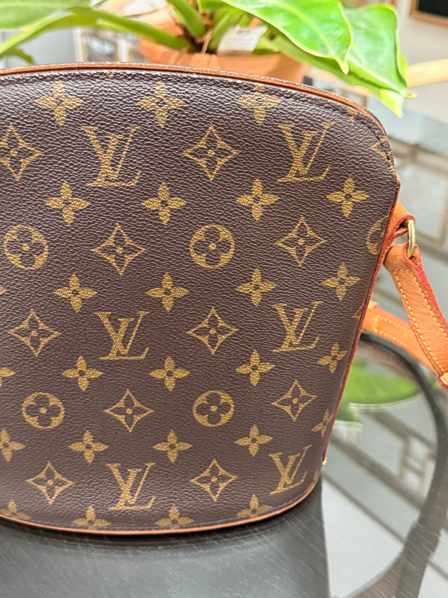 Drouot Crossbody
π
Year: 2000