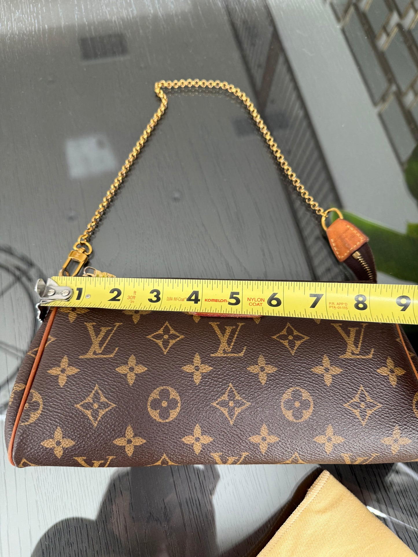 Eva Clutch Crossbody with Dustbag and Box🗓️ Year: 2015