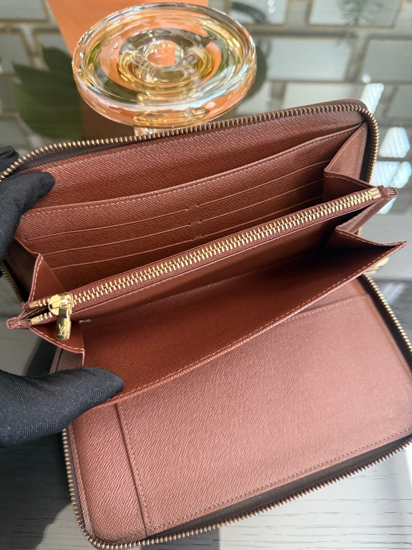 Monogram Zippy Wallet Organizer with box and Paper bag 🗓️ Year: 2017