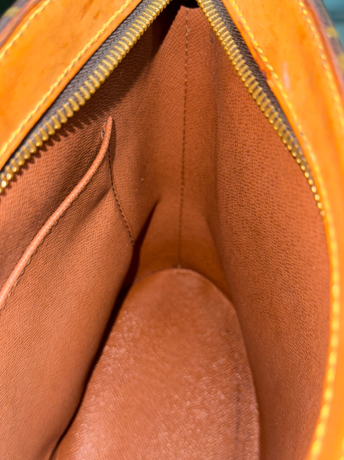 Drouot Crossbody
π
Year: 1996