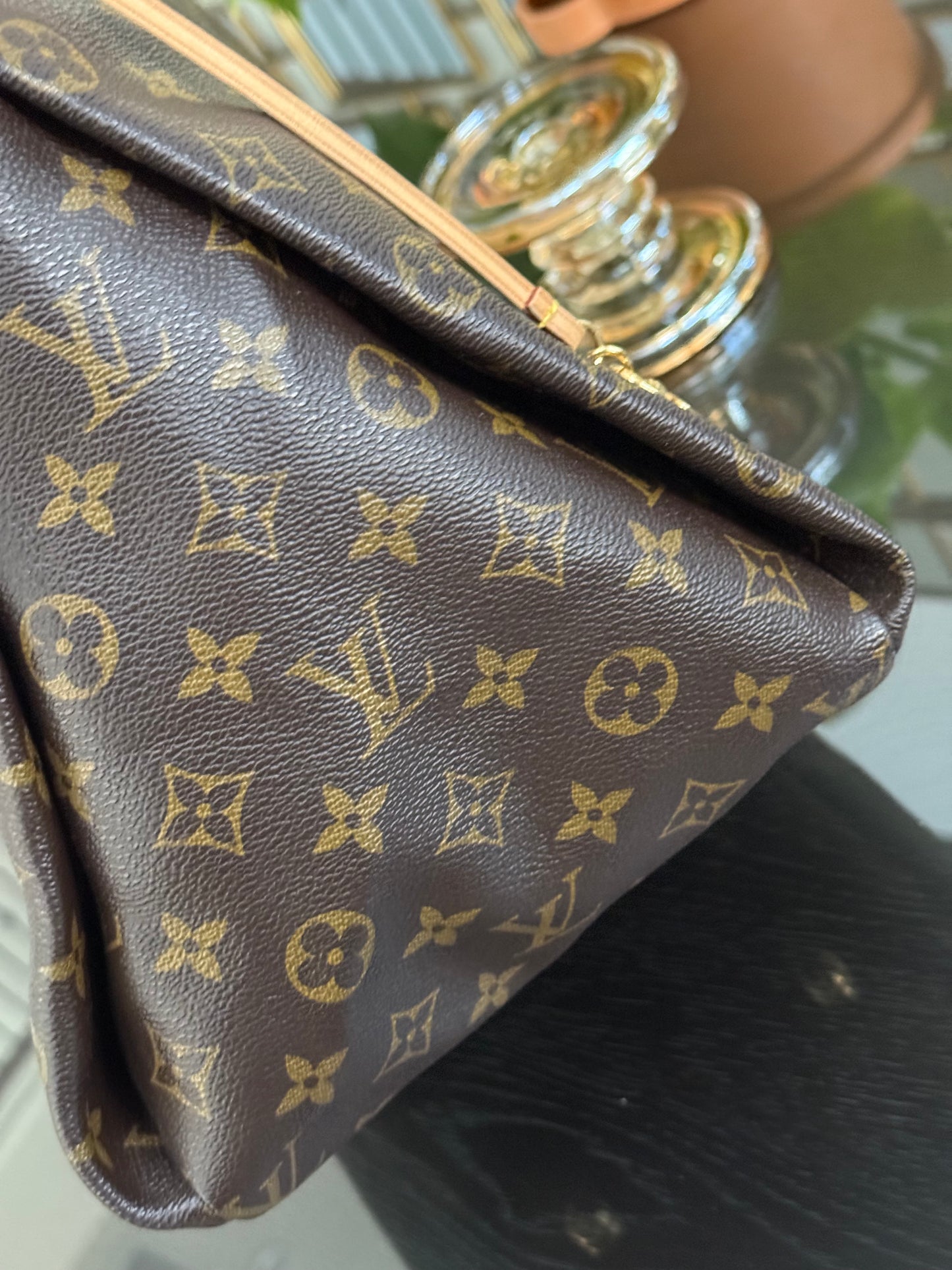 Artsy MM with Dustbag and Insert Organizer - ๐
Year: 2011