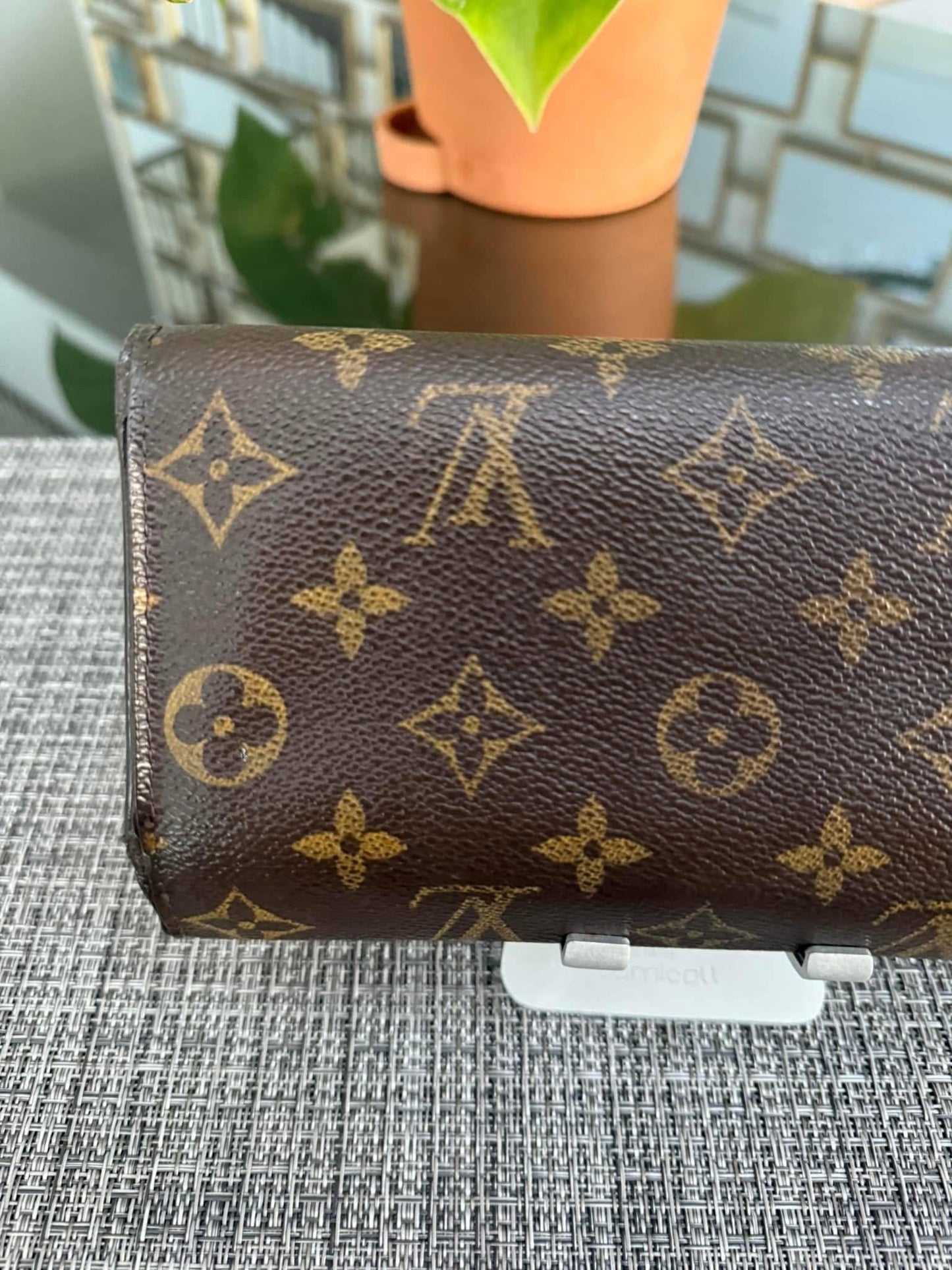 International Wallet with 8 Cardholders ๐๏ธ Year: 2008