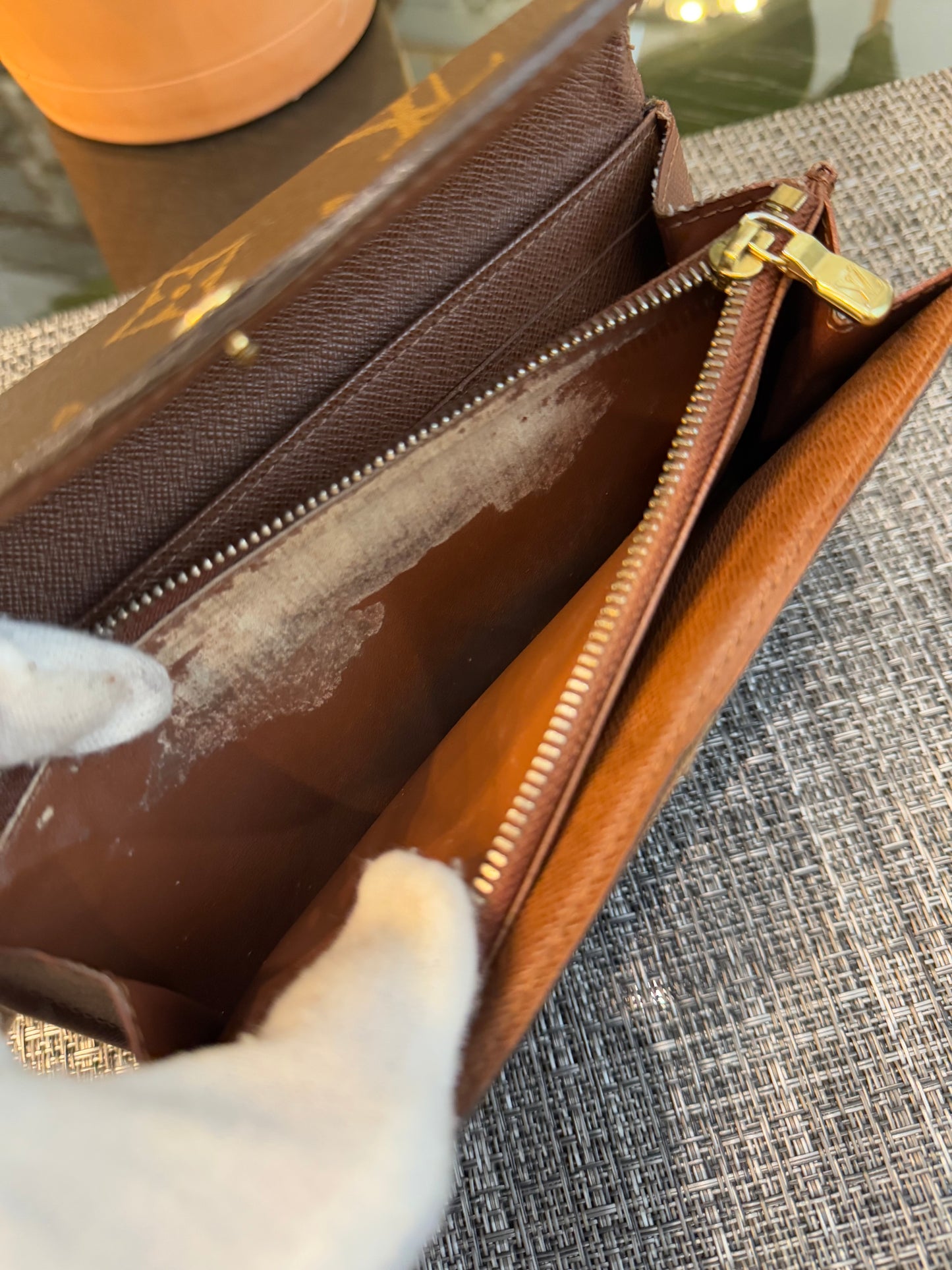 Sarah Wallet in Monogram with 10 Cardholders - ๐
Year: 2010