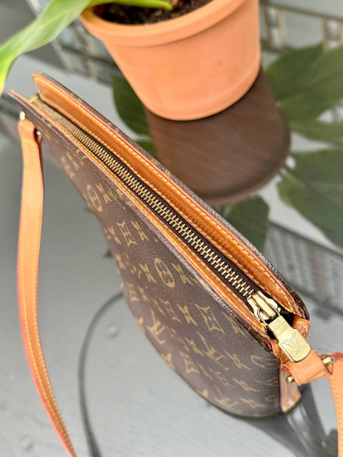 Drouot Crossbody
π
Year: 1996
