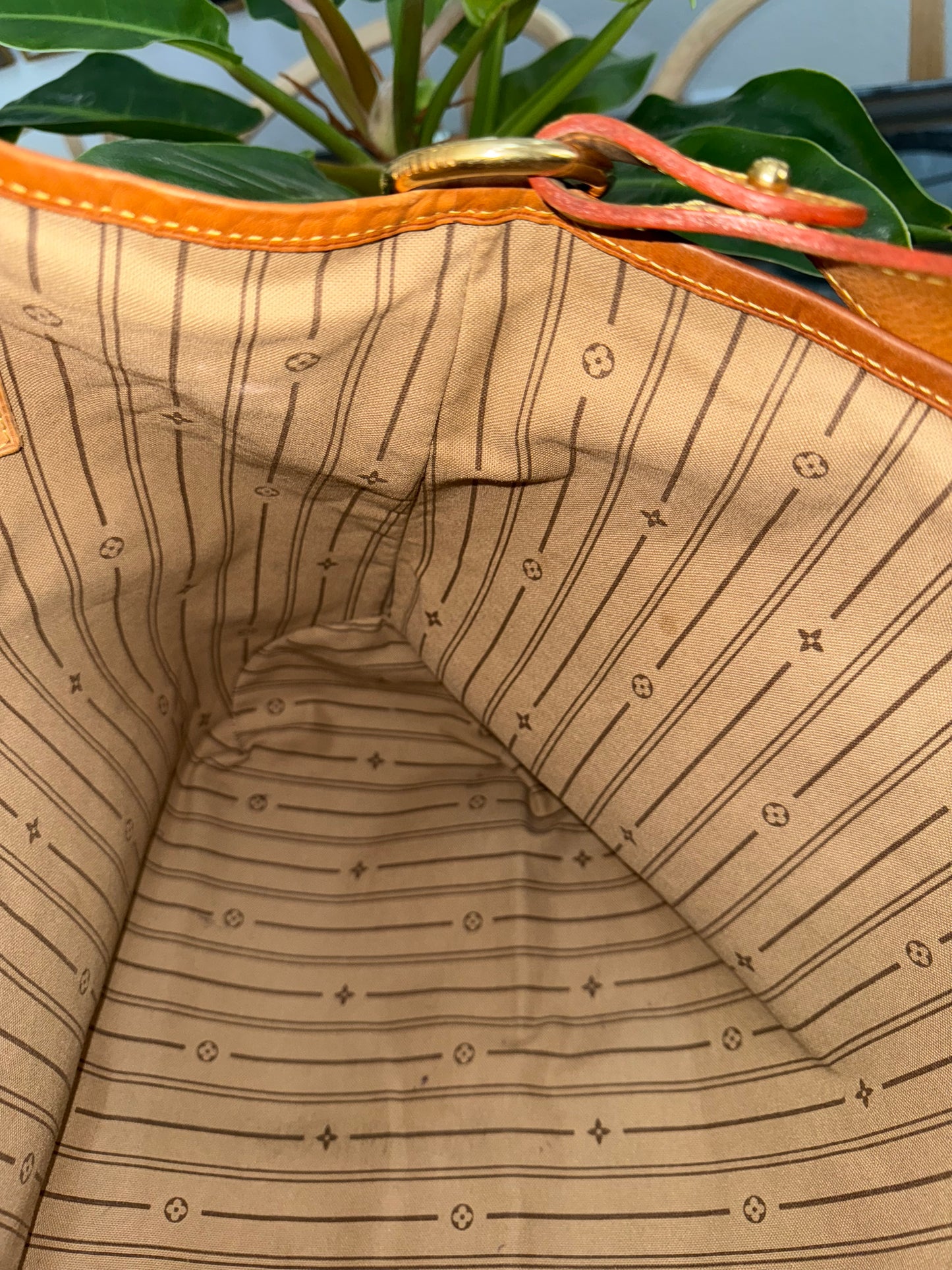Delightful MM with Dustbag and Insert organizer π
Year: 2011