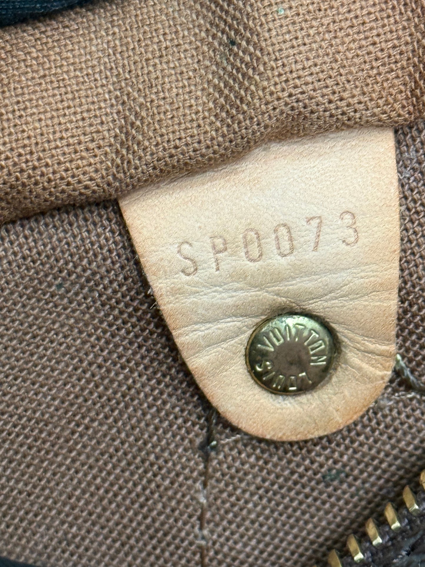 Speedy 25 with π Lock & Key and Dustbag π
Year: 2003