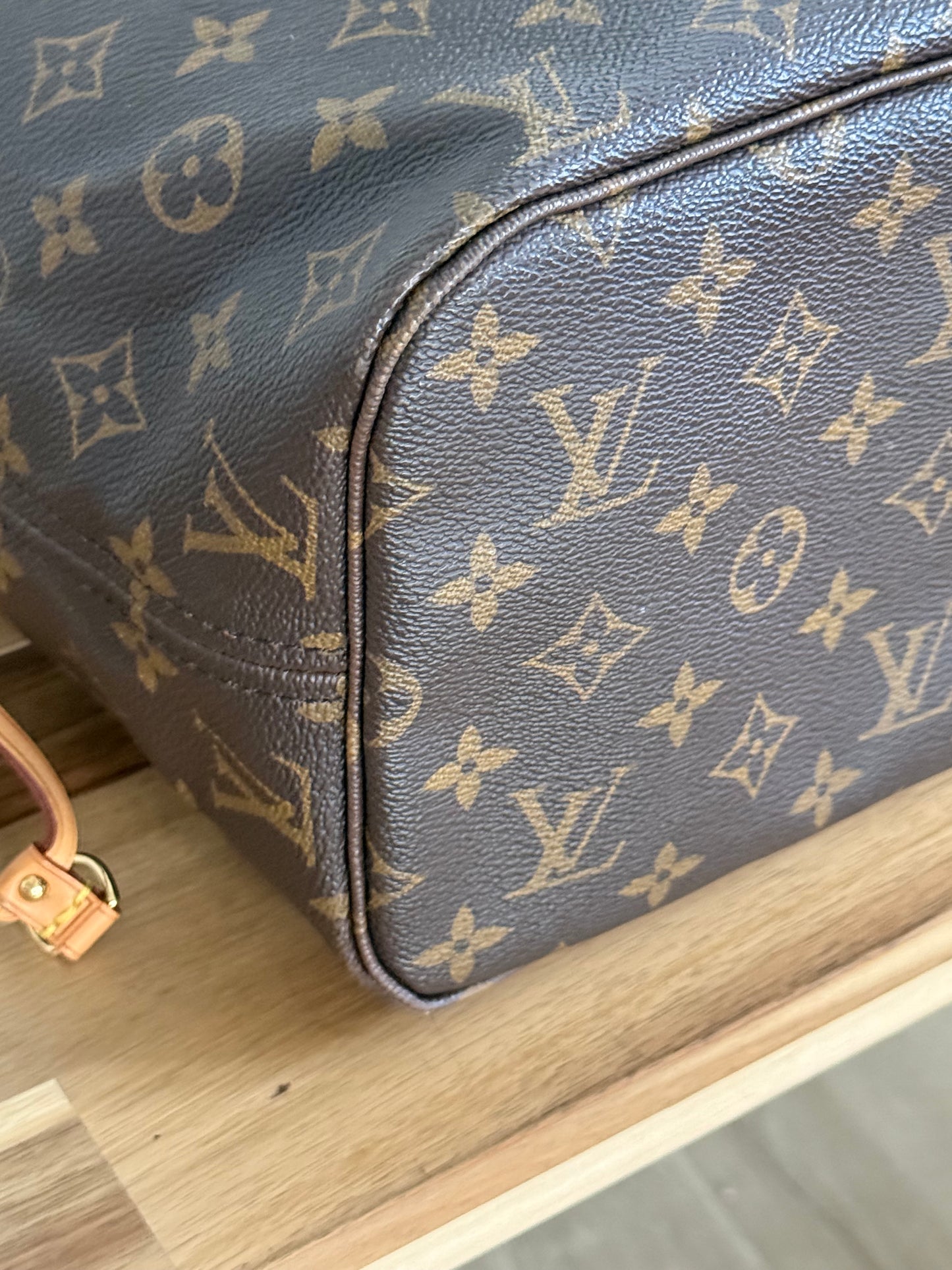 Neverfull MM with Dustbag and Insert Organizer -Year: 2012
