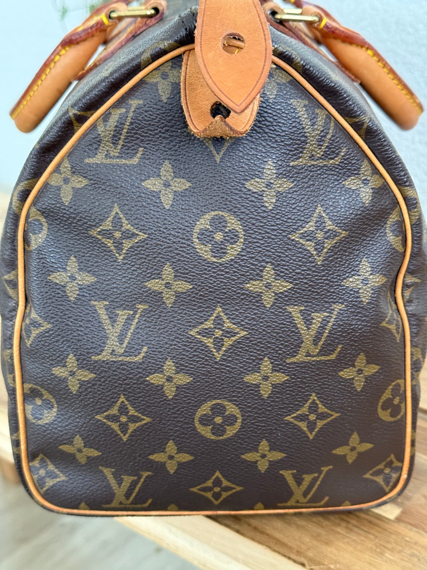 Speedy 30 with π Lock & Key - π
Year: 1989