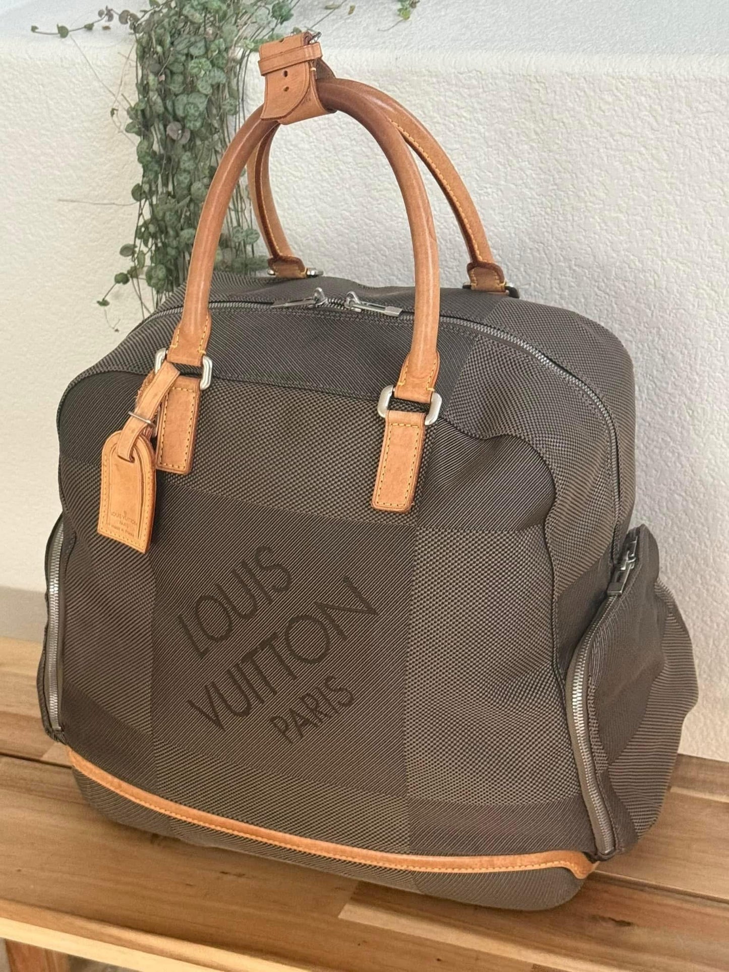Damier Geant Aventeur Sport/Travel Bag -Year: 2004