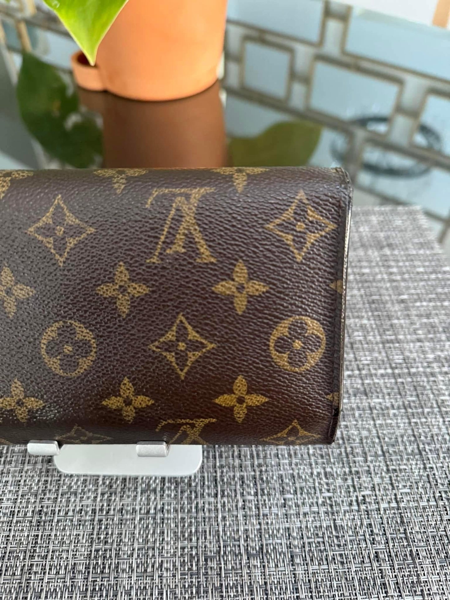 International Wallet with 8 Cardholders ๐๏ธ Year: 2008
