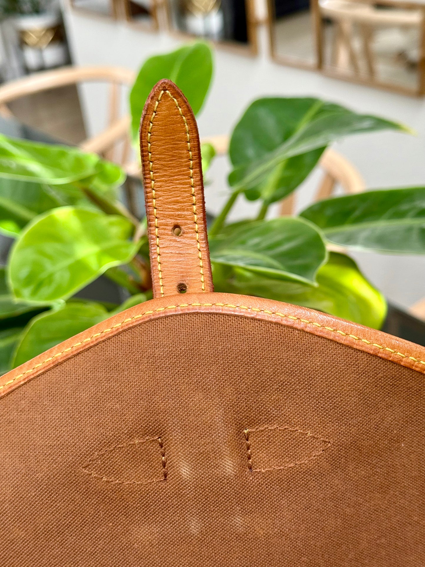 Saumur 30 Crossbody -Year: 1994