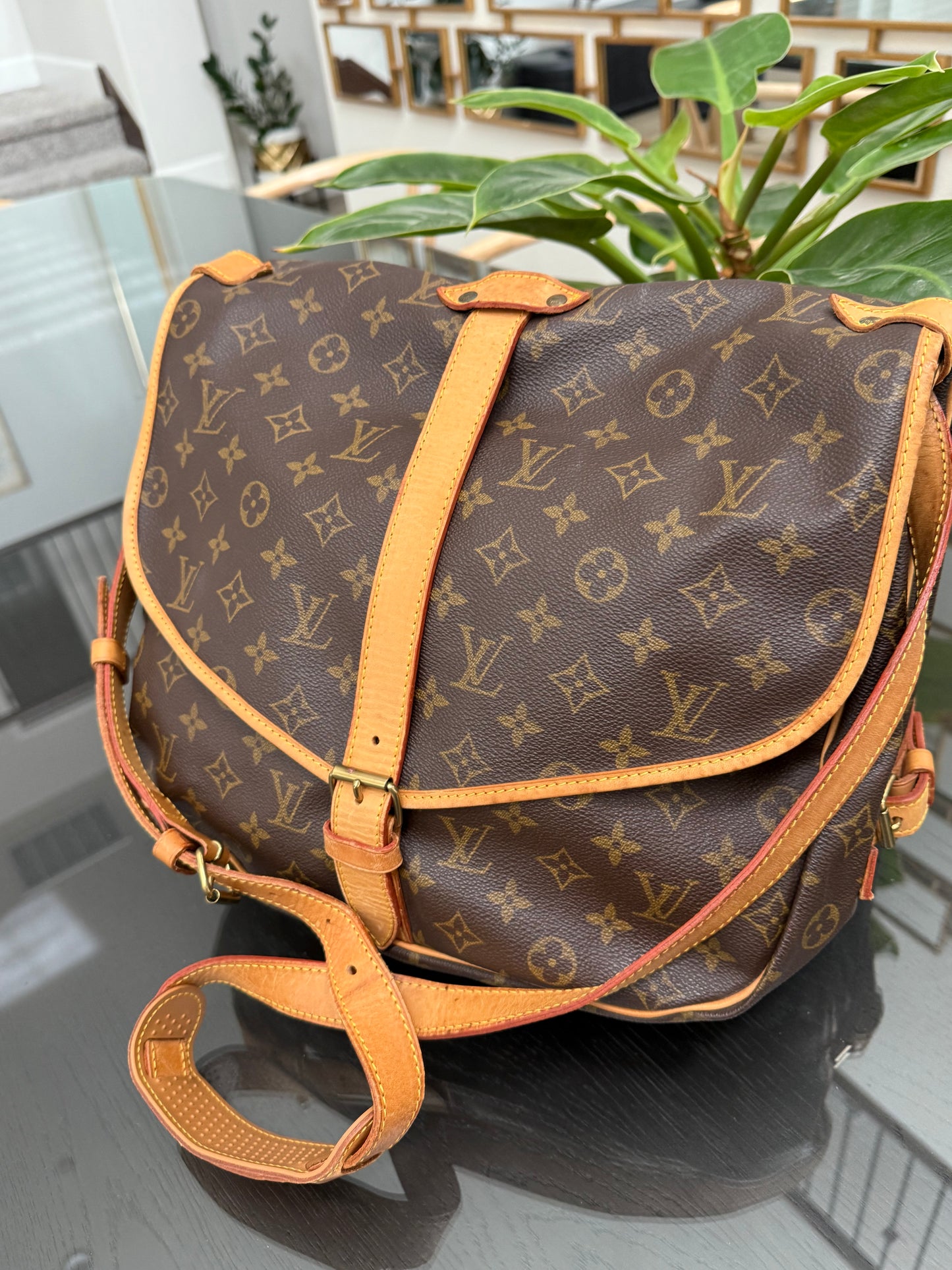 Saumur 35 Crossbody -๐๏ธ Year: 1992