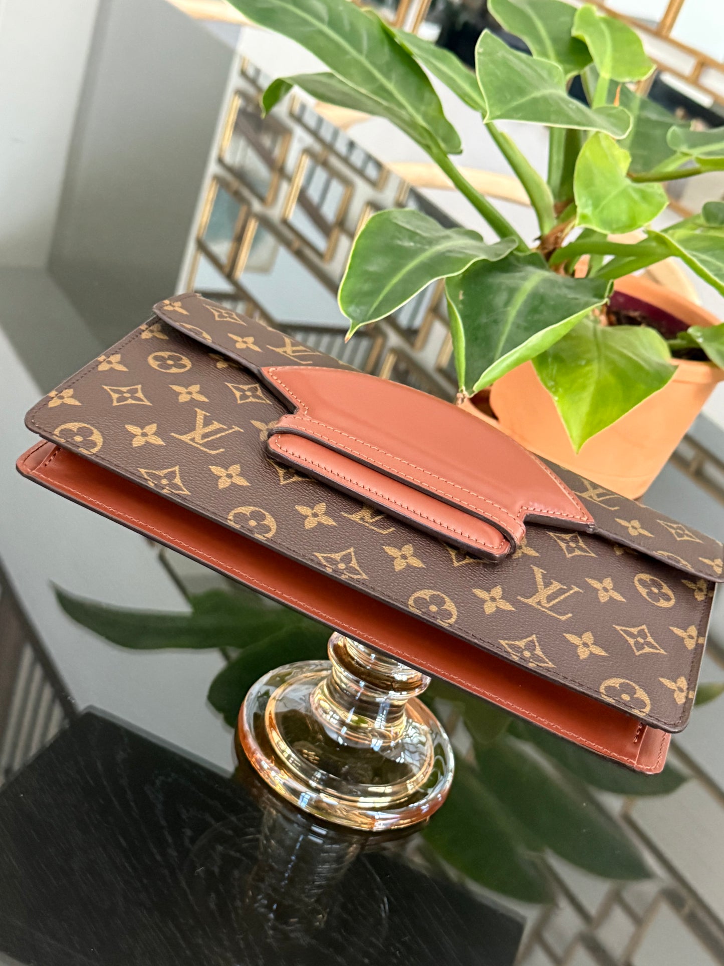 Chaillot Clutch w/ Dustbag 🗓️ Year: 1987