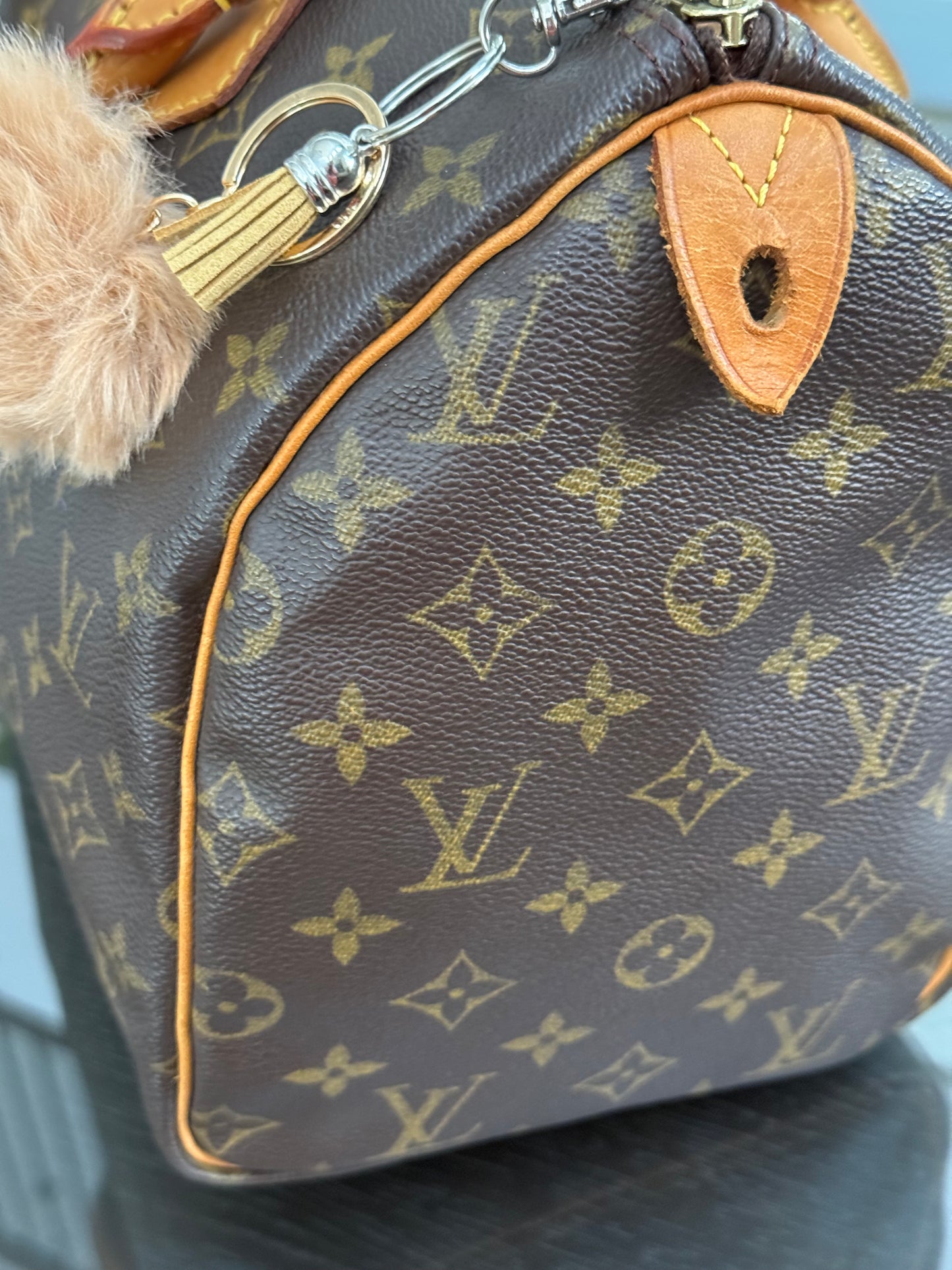 Speedy 30 with π Lock & Key - π
Year: 2001