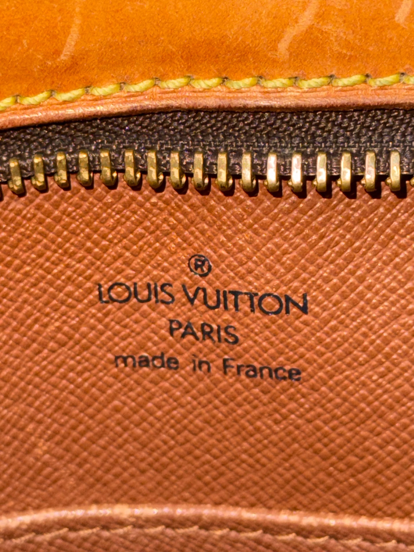 Drouot Crossbody
π
Year: 1996