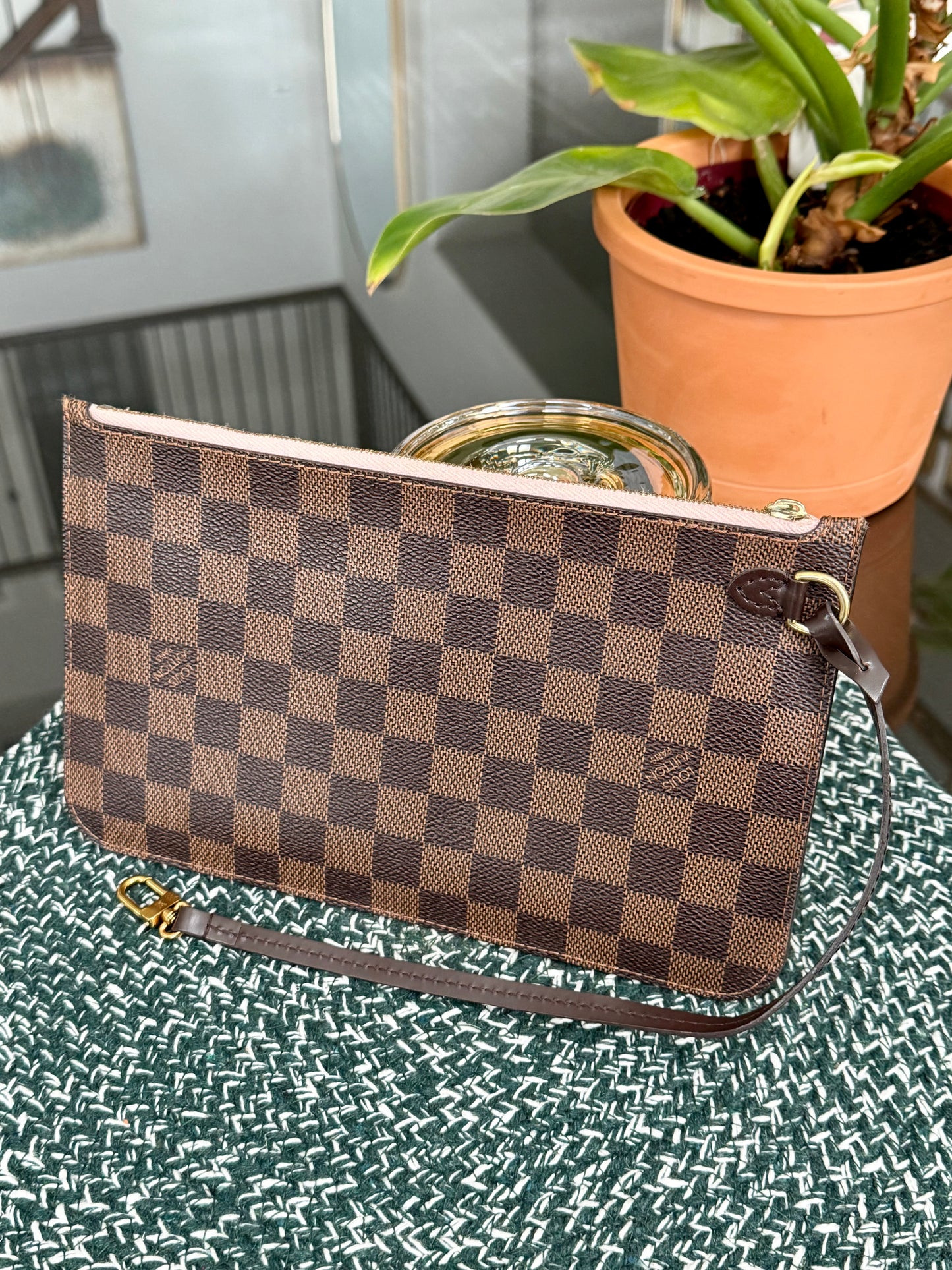 Neverfull MM/GM Pouch in De Rose Ballerine 🗓️ Year: 2016
