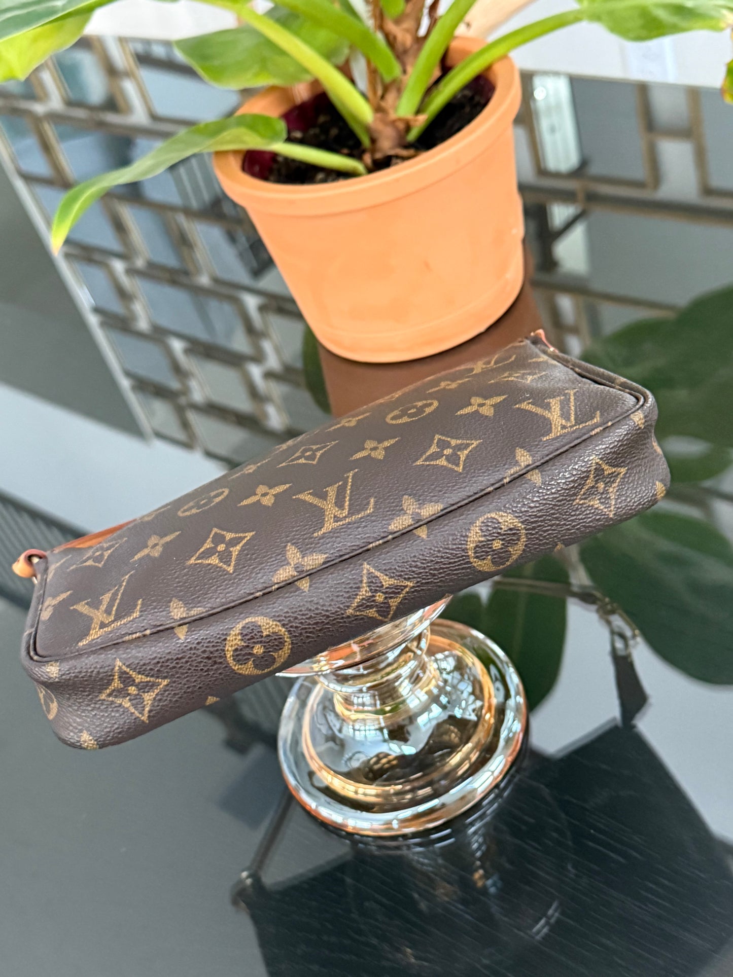 Pochette Accessories - ๐
Year: 2000